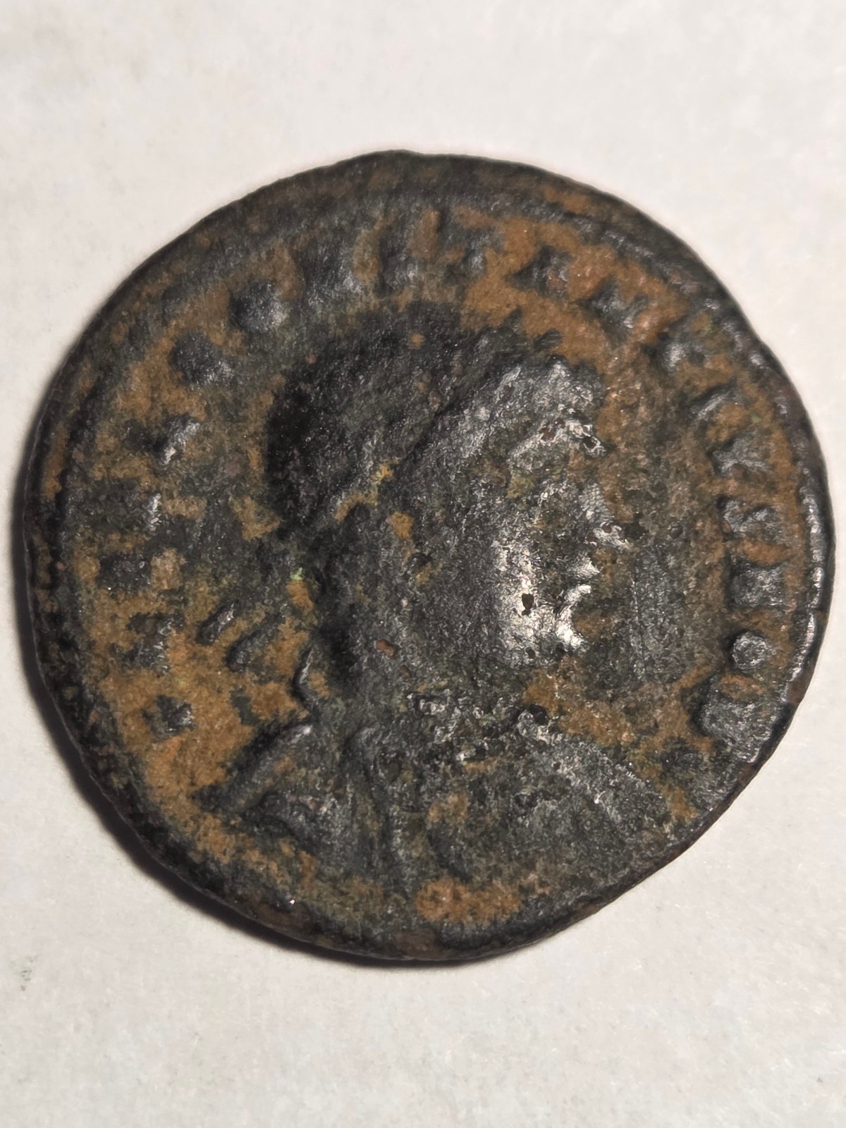 Constantius II Caesar AE3 Gloria Exercitus Two Standards Nicomedia SMNA RIC191