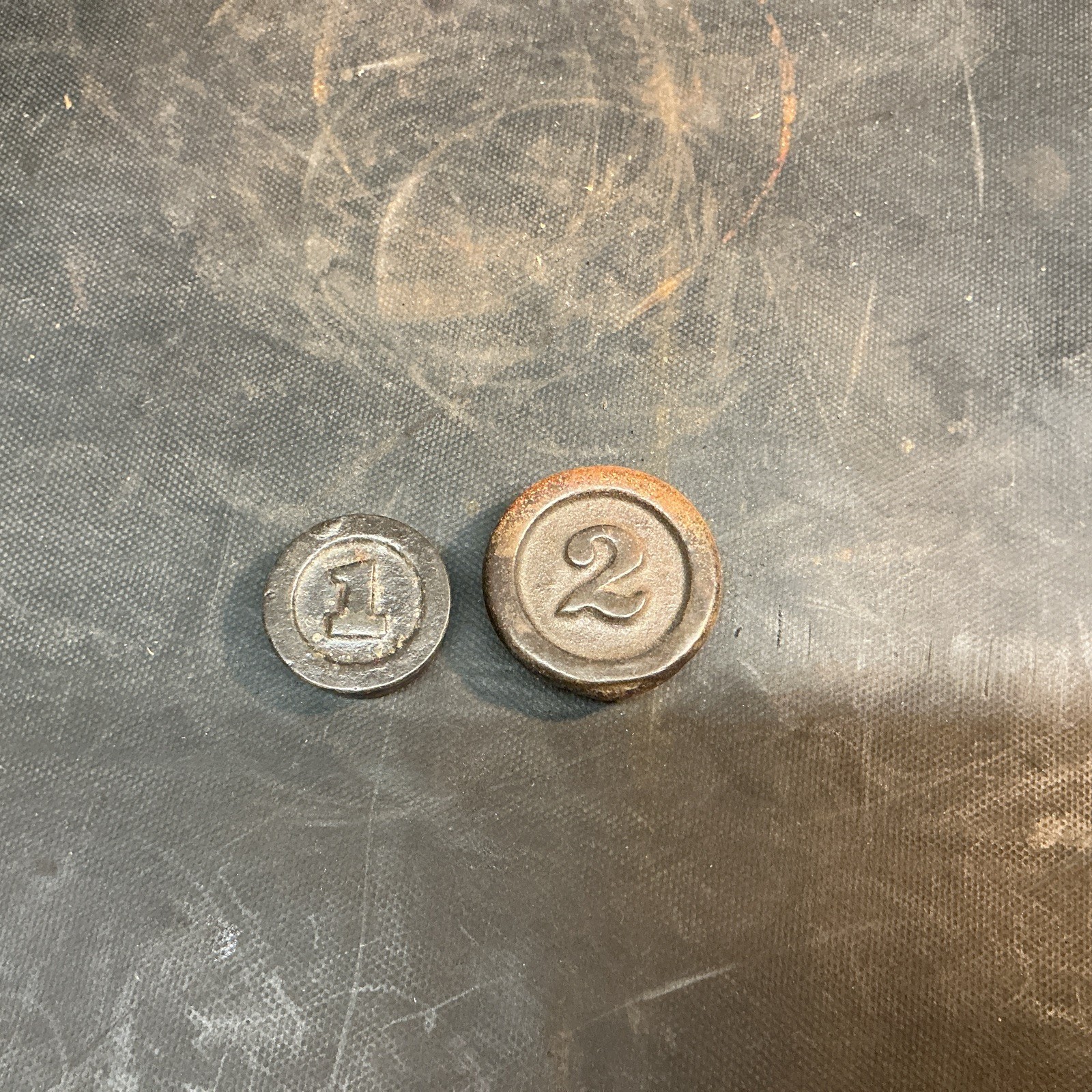 Vintage 1    And 2  Oz Scale Weights Free Shipping