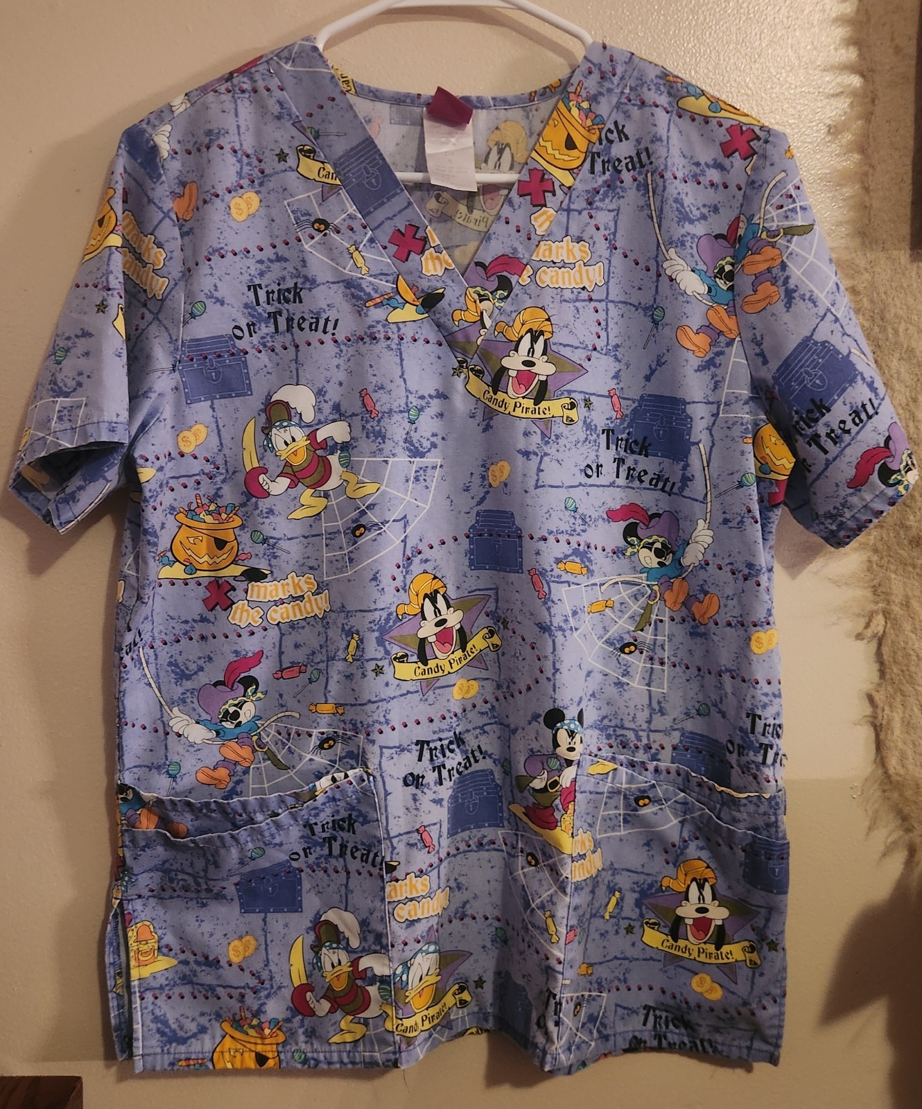 The Wonderful World Of Disney Nurse Scrub Top Sm Halloween Mickey Goofy Donald