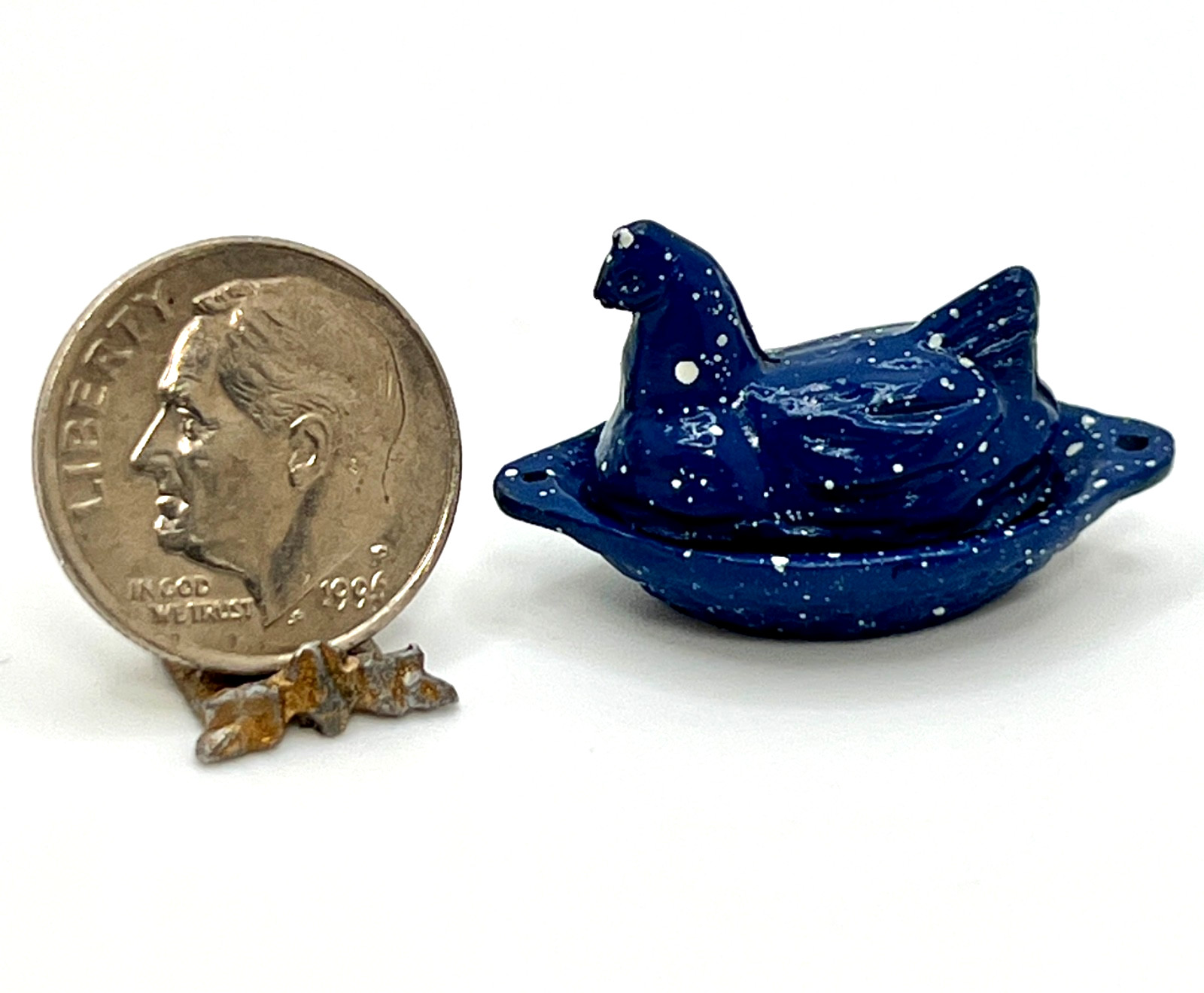 1:12 Dollhouse Miniature Metal Hen On Nest Covered Dish Decoration Cobalt Blue