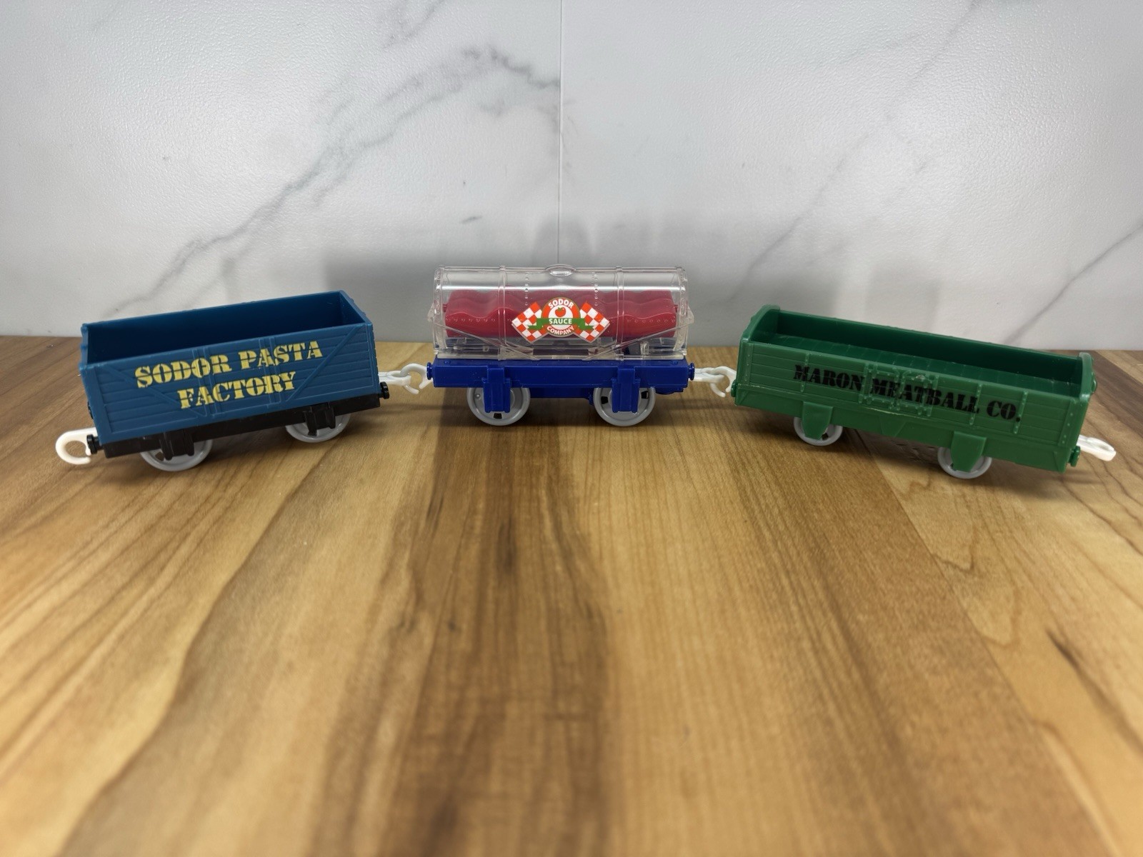 2009 Thomas The Train Gullane Lot Of 3 Train Cargo Carts Sodor Sauce / Pasta / M
