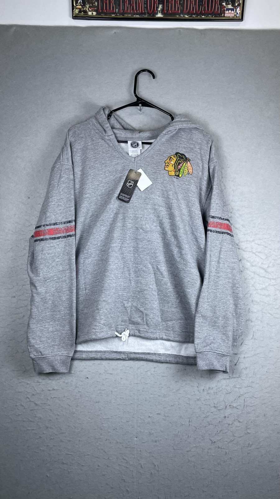 Chicago Blackhawks Hoodie Girls XL Gray NHL Hockey Pullover Fleece Sweatshirt