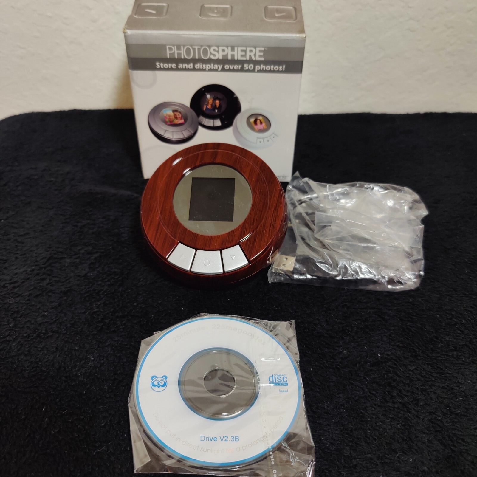 Photosphere Digital Photo Display Senario, Faux Wood Brand new opened box