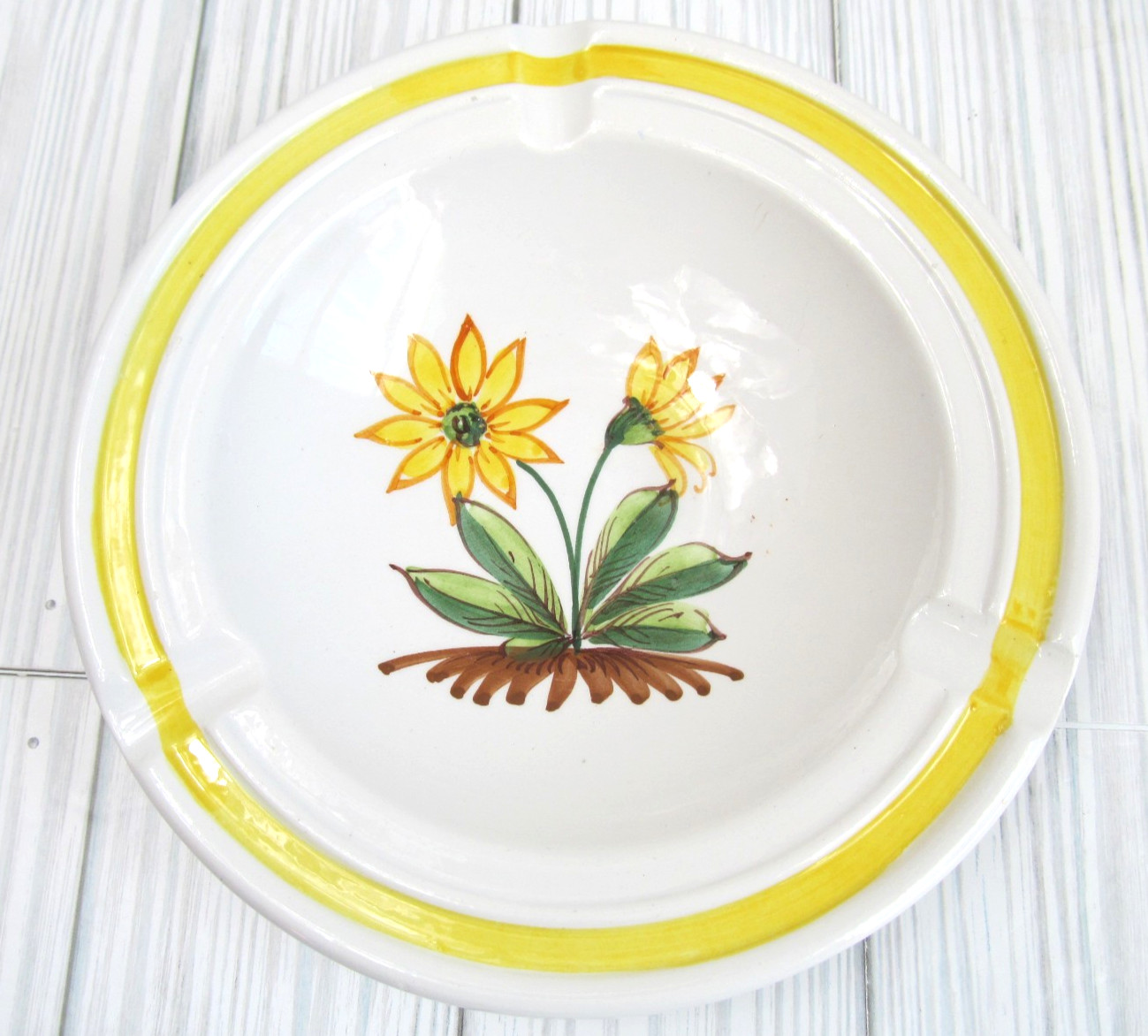Mid-Century Modern Vintage Ceramic Ashtray Hand Painted Italy Yellow Daisy S5