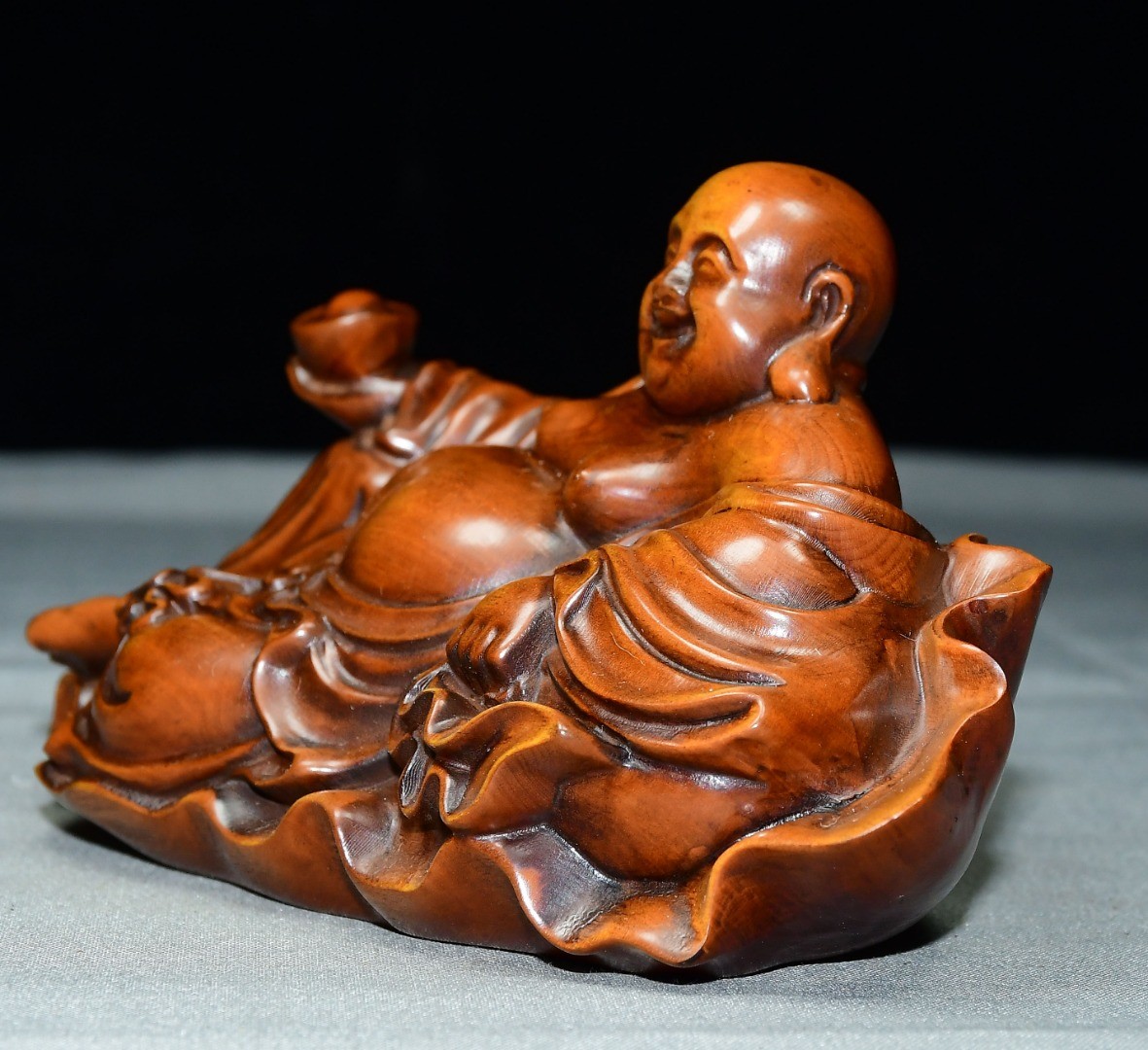 Exquisite Small Leaf Boxwood Lotus Leaf Maitreya Buddha Ornament