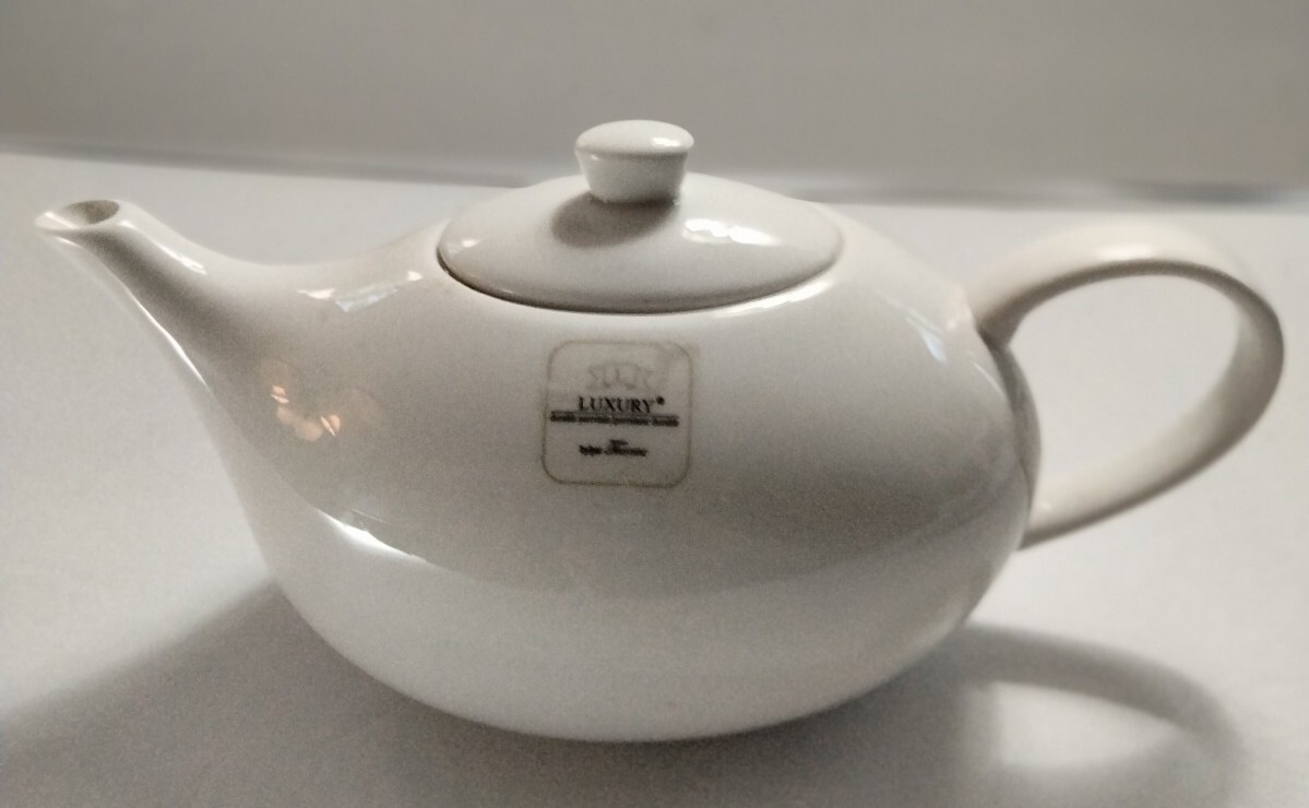 Tannex Luxury White Porcelain Tea Pot 10" Long 5" Deep & Wide Microwave...