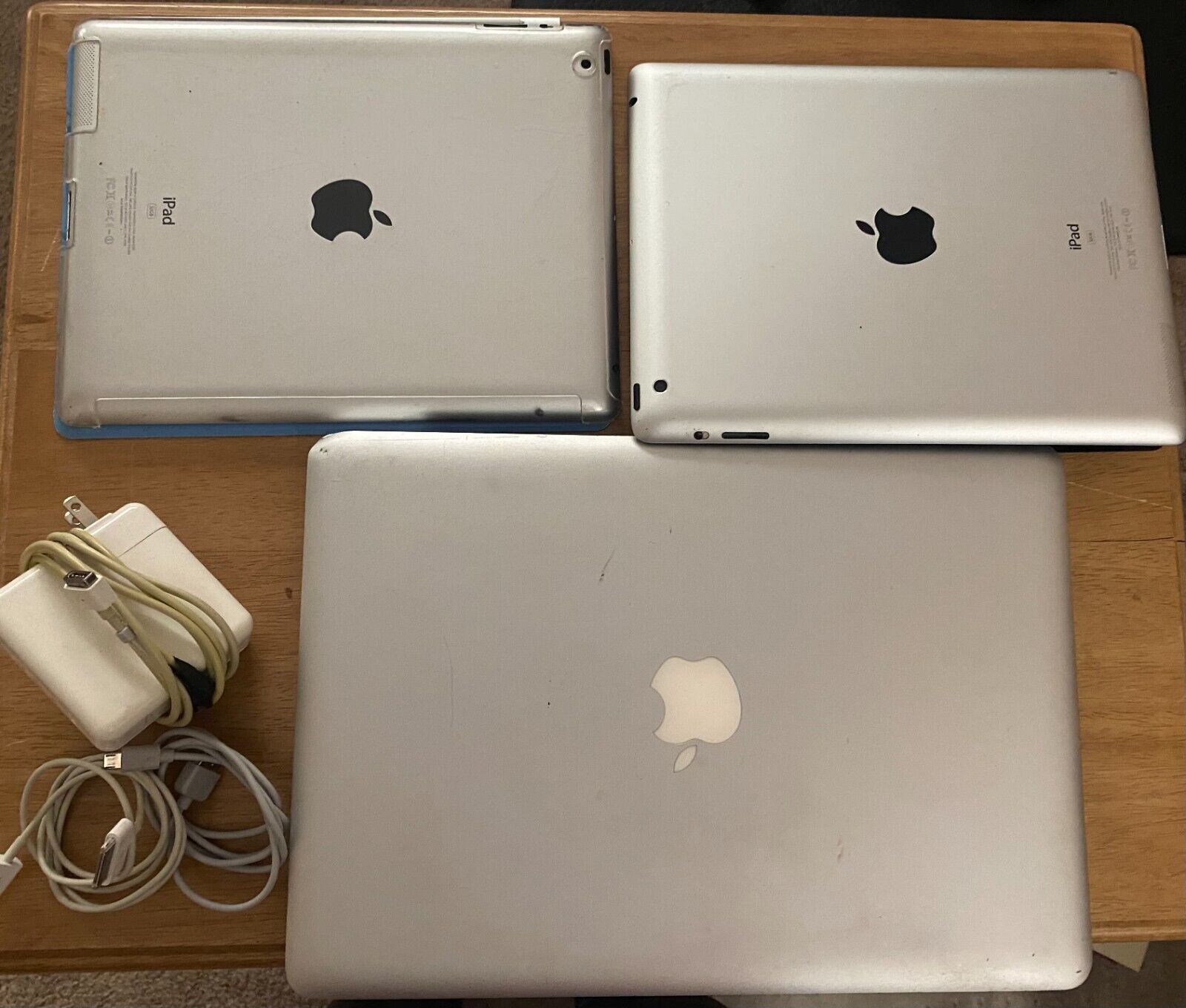 Lot of Apple Computer and 2 IPads for Repair or Parts & chargers