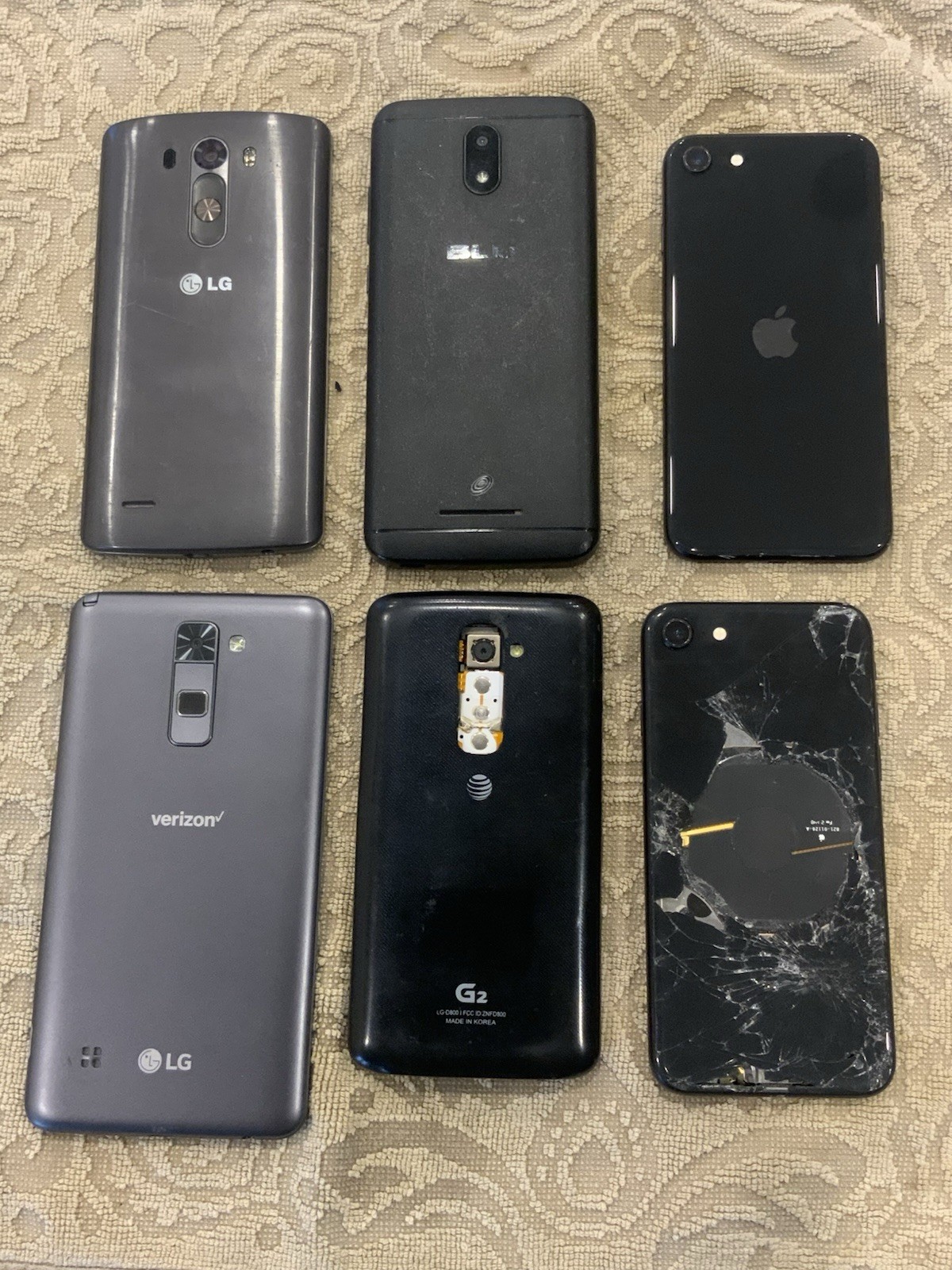 lot of phones untested PARTS ONLY