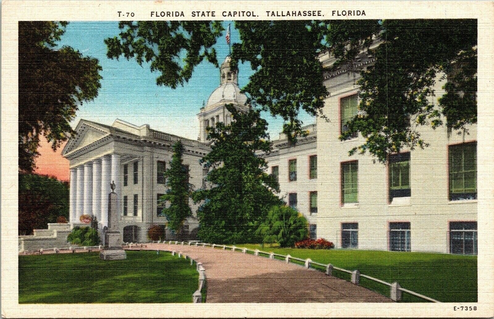 Florida State Capitol Tallahassee FL Walkway Entrance Linen Postcard VTG UNP