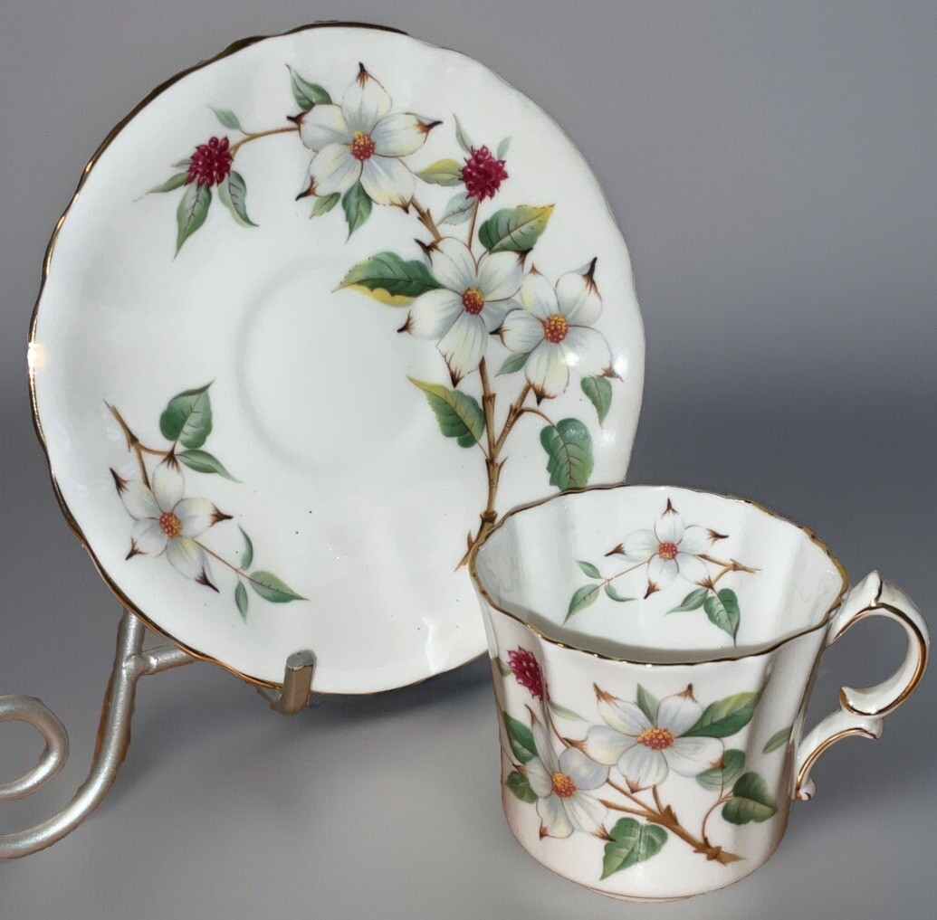 Dogwood Blossom Teacup And Saucer Set Bone China made in England Hammersley & Co