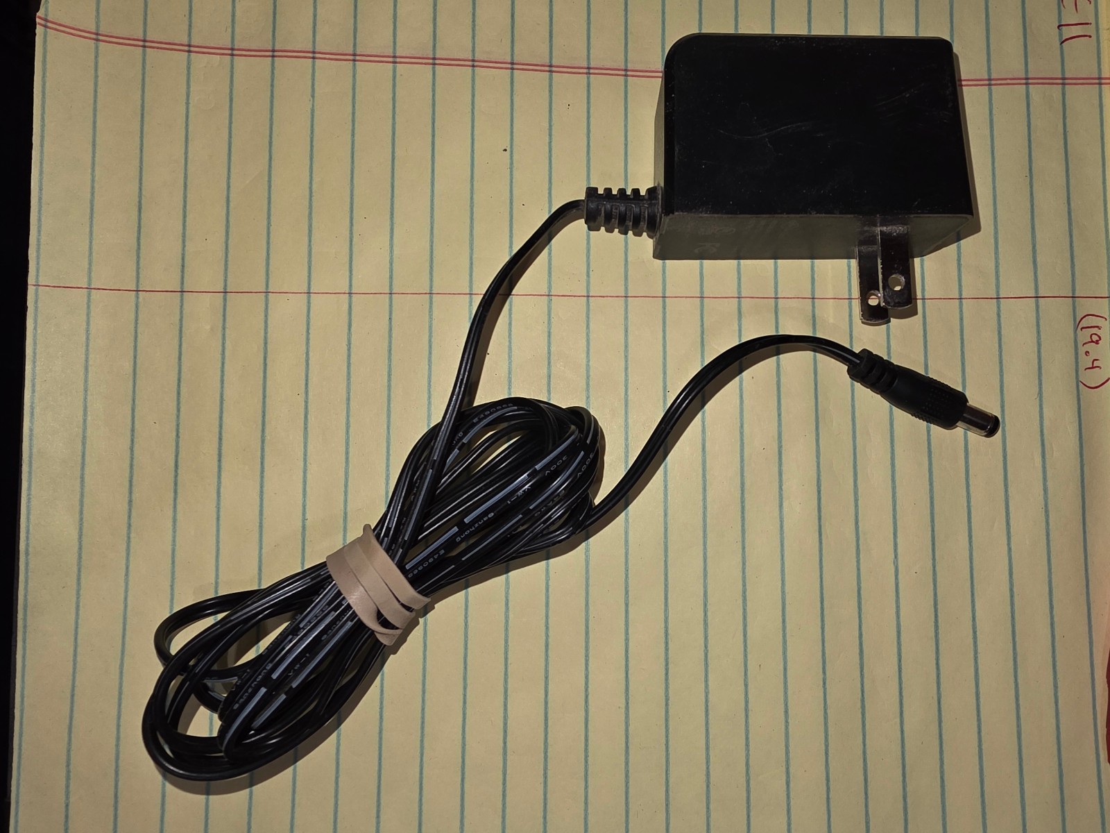 26EE11 AMC AD-0121900060US POWER SUPPLY, UNIVERSAL-- 19VDC/600MA, POSITIVE CNTR