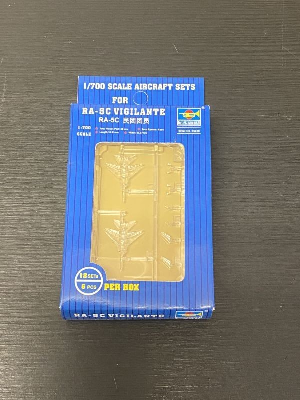 144 03420 trumpeter 1/700 American RA-5C 290/60A3