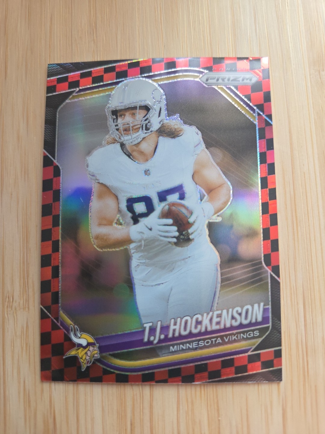 2025 Panini Prizm TJ Hockenson Red And Black Checkerboard Prizm
