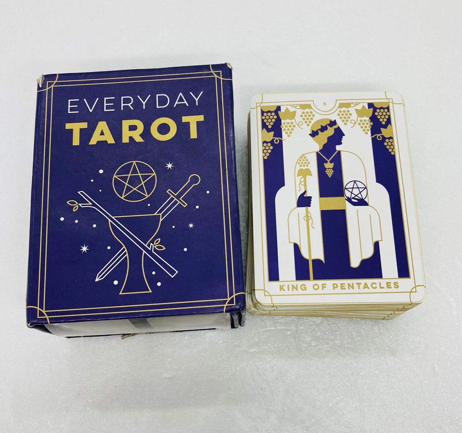 Everyday Tarot: Unlock Your Inner Wisdom and Manifest Your Future Esselmont 16