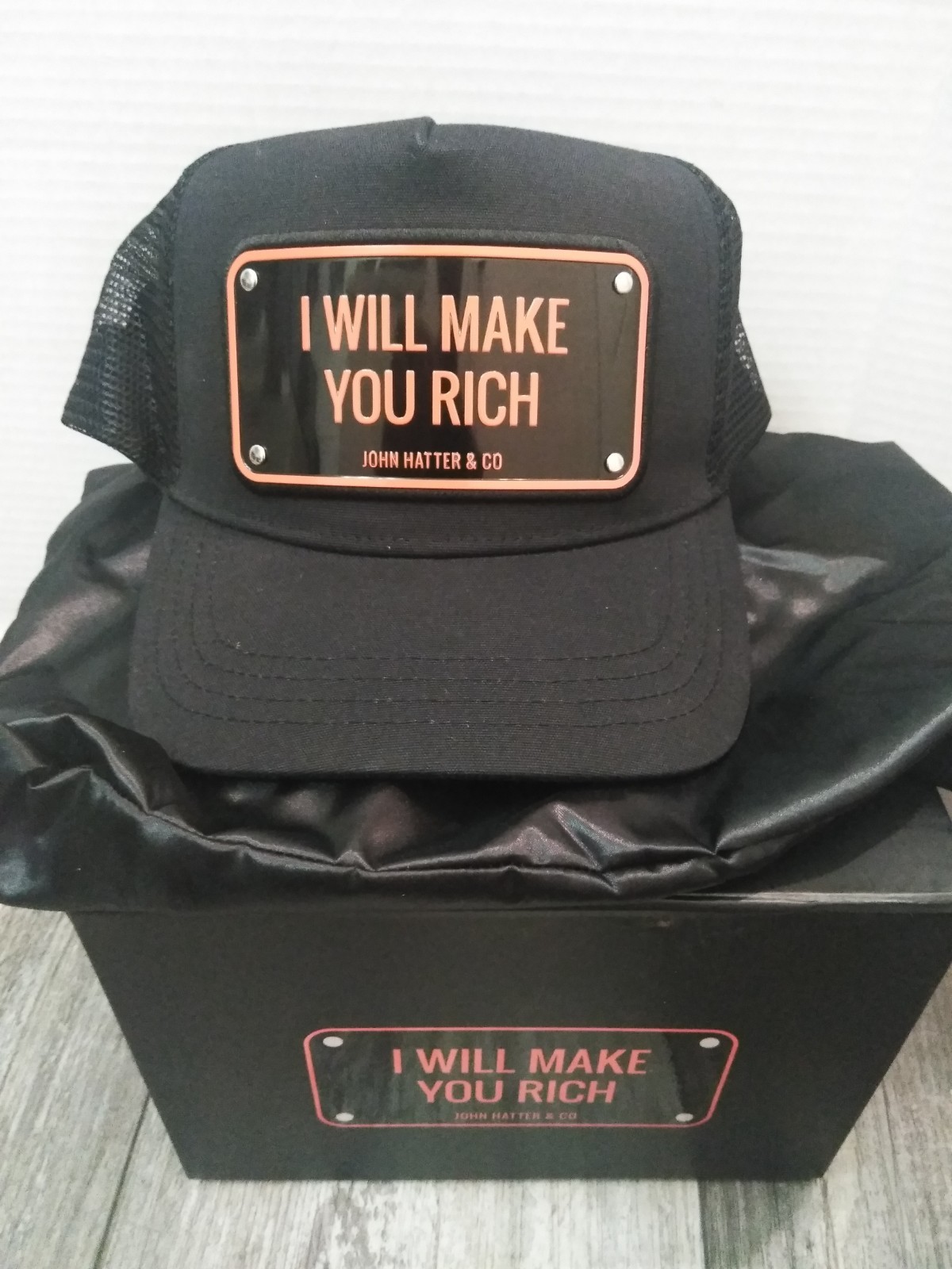 John Hatter & Co I Will Make You Rich Black Adj. Trucker Cap Hat W/ BOX & DUSTER
