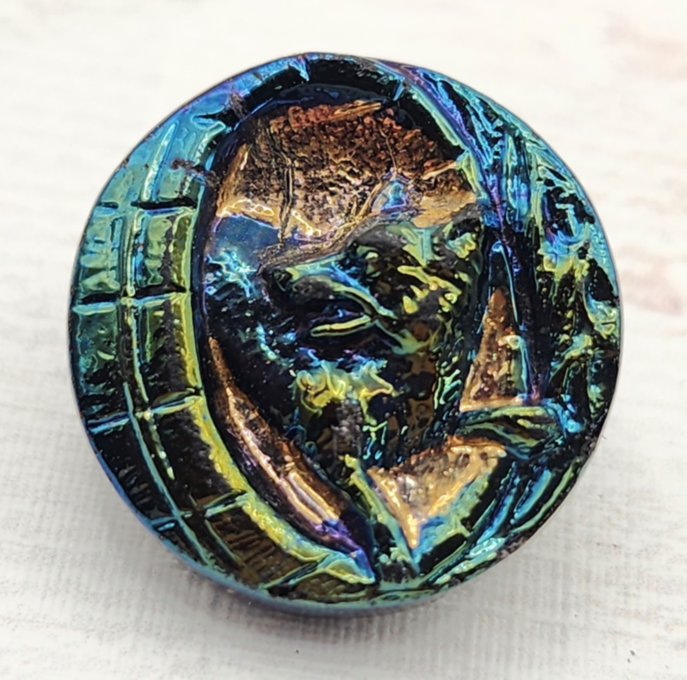 Antique Iridescent Luster Black Glass Fox or Dog Picture Button ~ under 3/4"