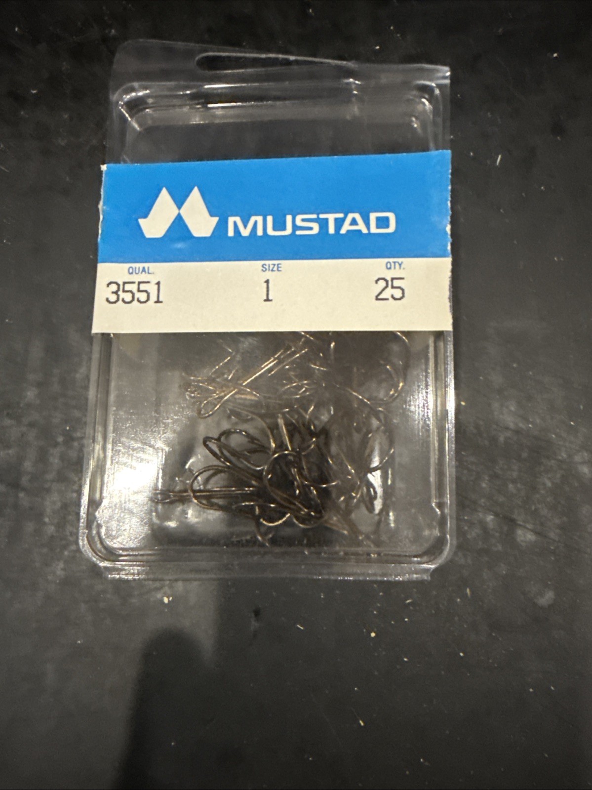 Mustad Ref 3551 Size 1 25 Hooks Blue Box *