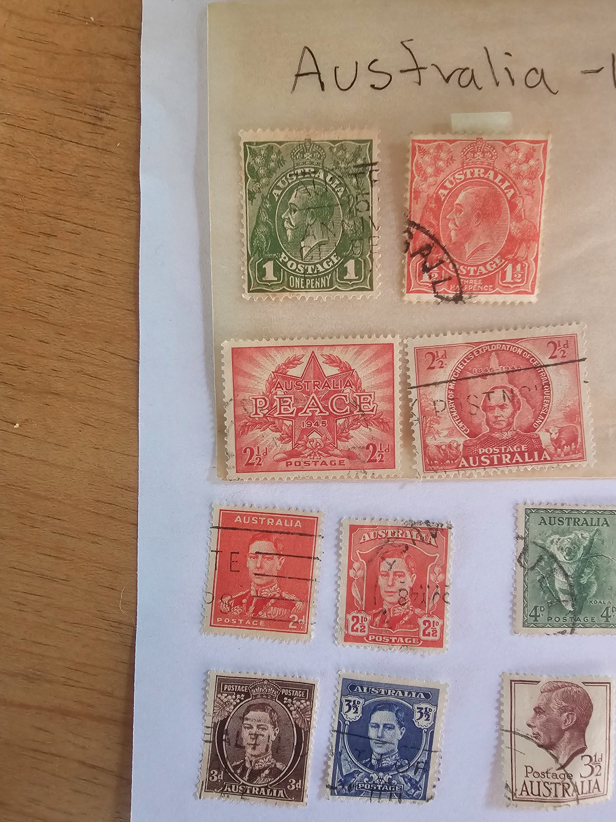 Australia stamps, lot of 16 stamps, in used, fair condition