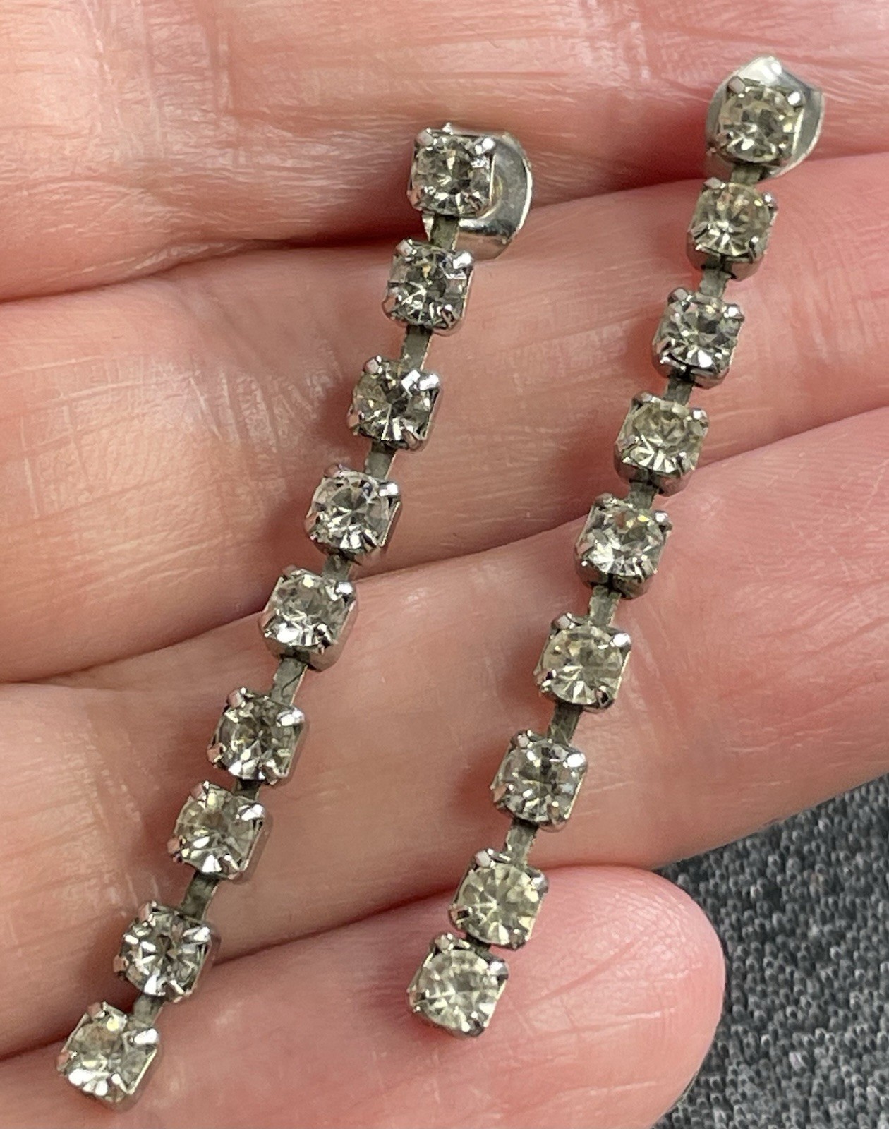 Vintage 1.7” Crystal Rhinestone Silver Tone Metal Dangle Earrings