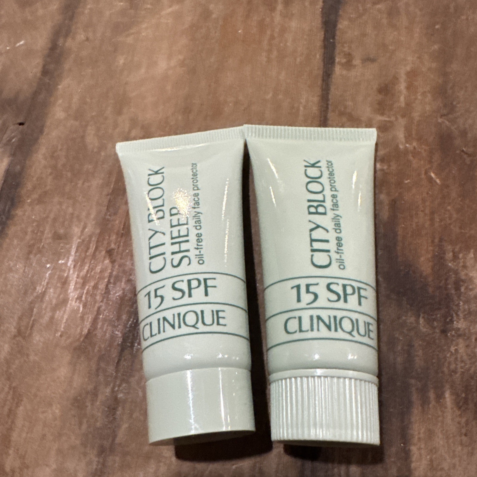 2 Clinique City Block Sheer Oil Free Daily Face Protector Spf 15 Travel 0.5 oz