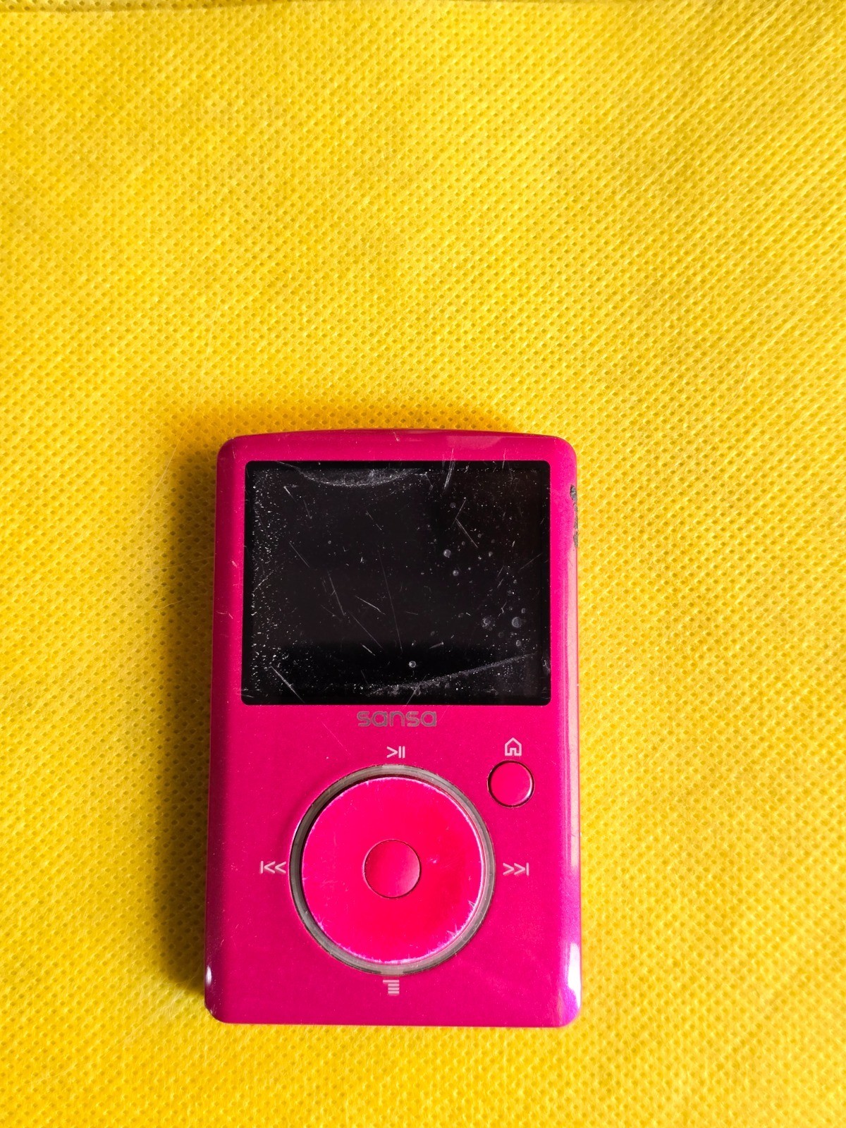 SanDisk Sansa Fuze Pink MP3 Player For Parts / Repair Untested