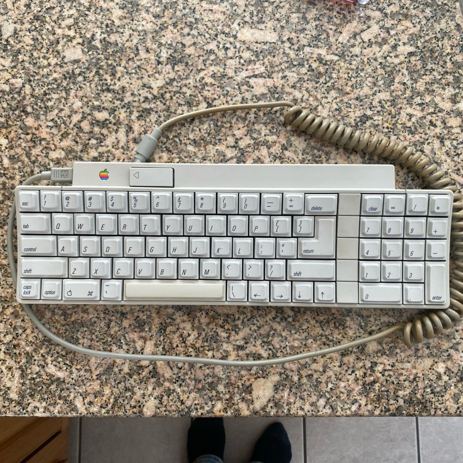 Apple Desktop Bus Keyboard - Apple IIgs 658-4081 ORANGE ALPS with ADB Cable RARE