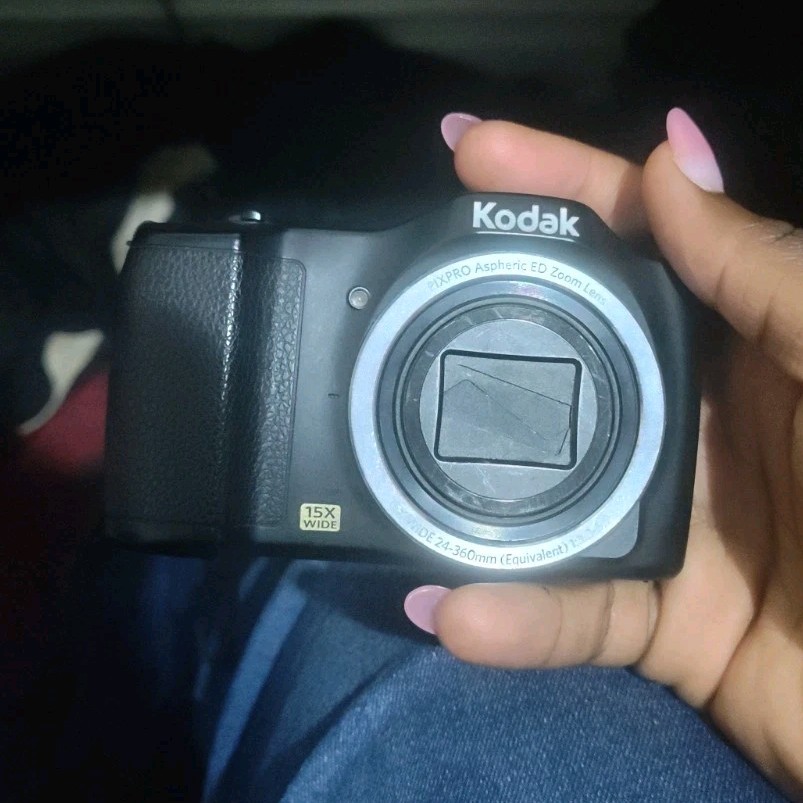 Kodak PIXPRO FZ152 Digital Camera 15x Optical Zoom Black Built-in Flash USB