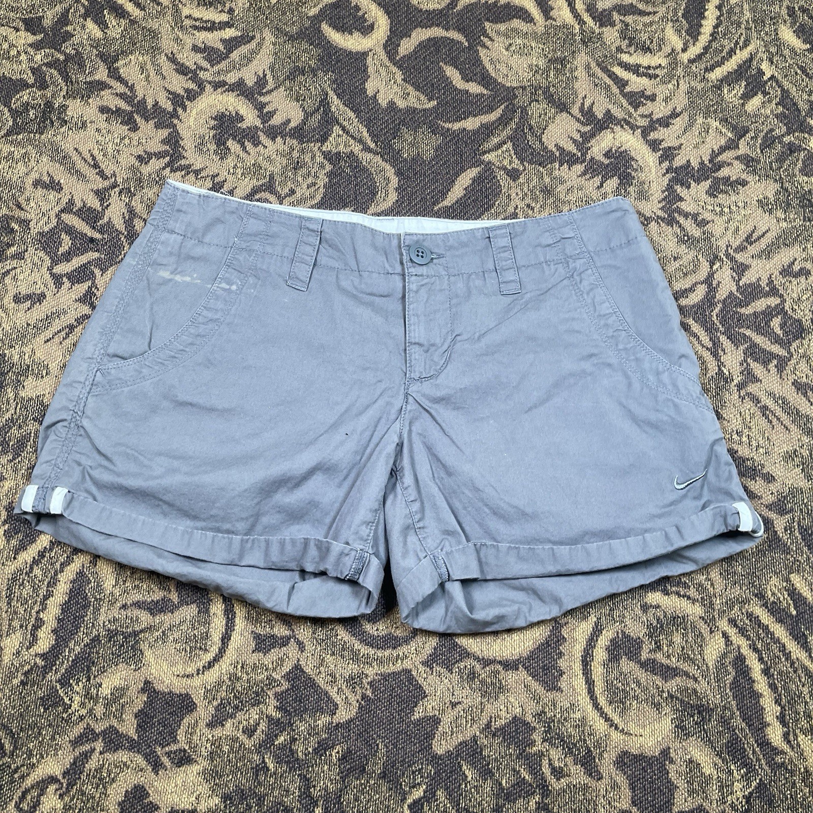 Vtg Y2K NIKE Athletic Dept Light Gray Cuffed Short Shorts Womens Size 8