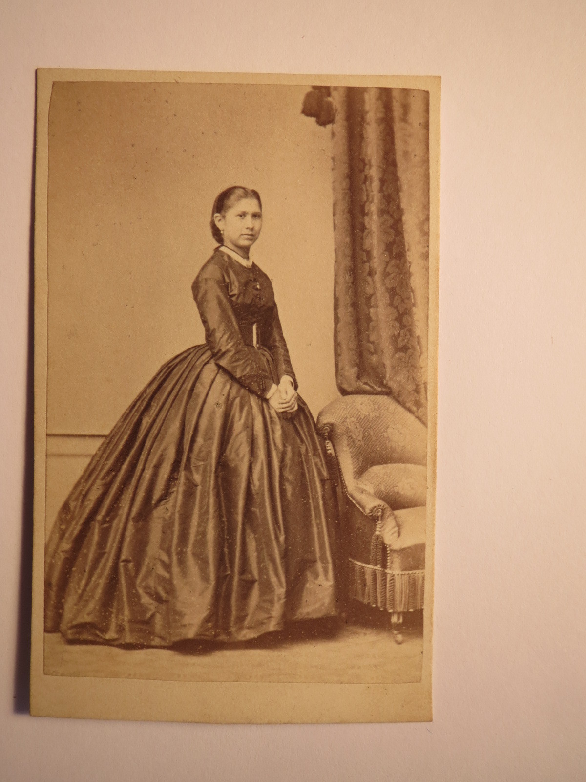 Standing Young Woman in Crinoline - Circa 1860s / CDV H. Boppel Mannheim?