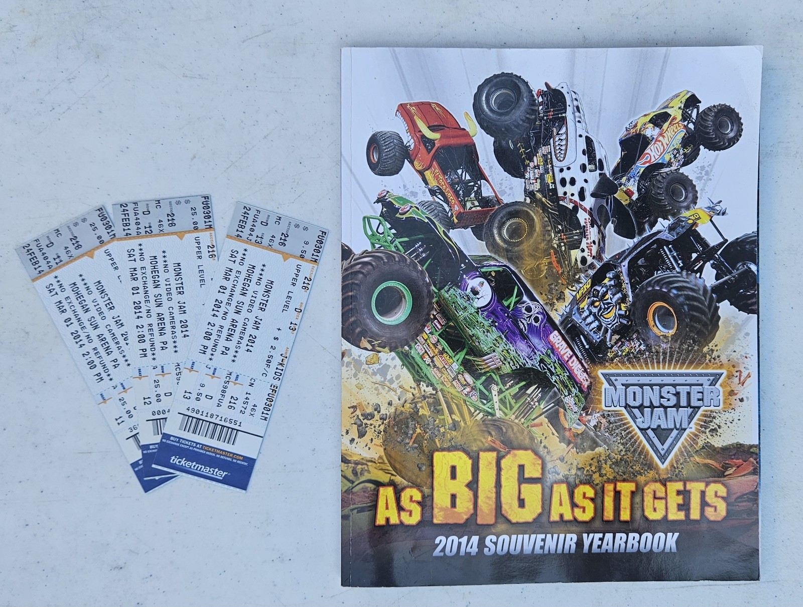Monster Jam As Big As It Gets 2014 Souvenir Year Book + 3 Unused Tickets