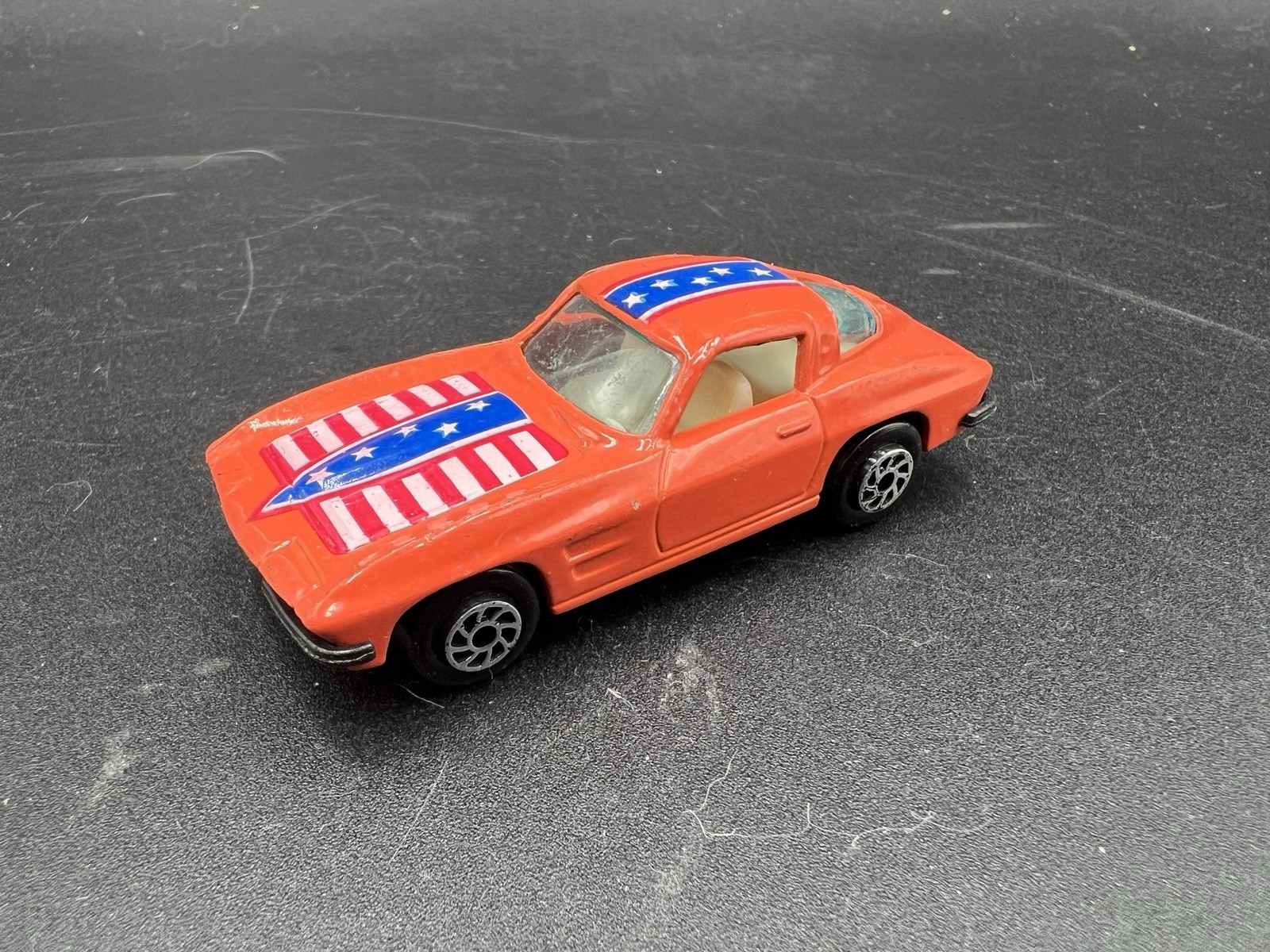 Yatming 1963 Chevrolet Corvette Split Window Peach #1040 China Base Nice!