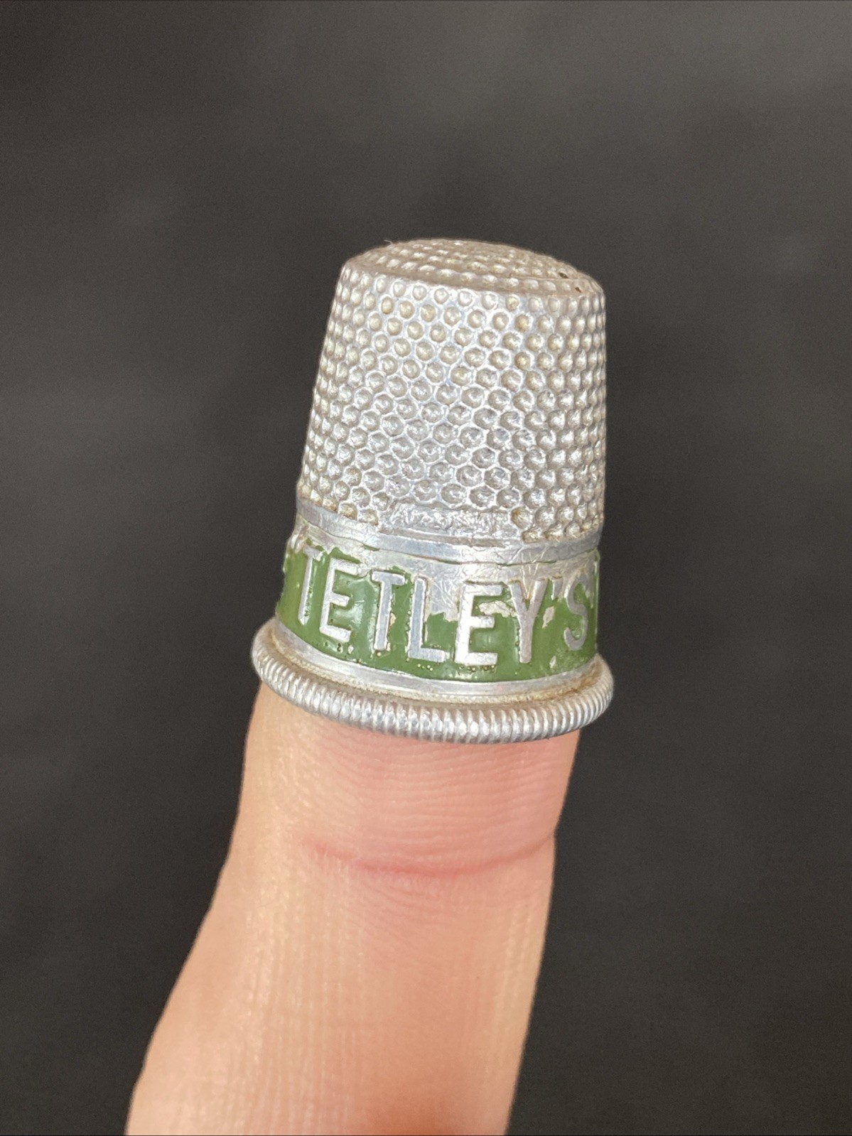 RARE! Vintage Advertising Thimble AUSTRIA TETLEY’S TEAS PLEASE * GREEN Aluminum