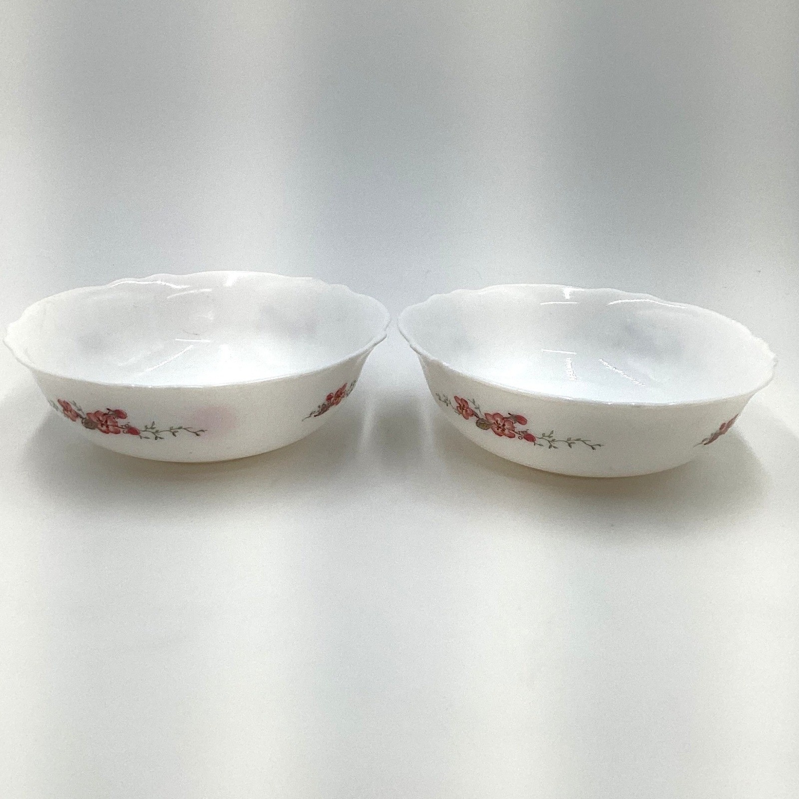 Set Of 2 Arcopal Florentine Coupe Milk Glass Cereal Bowls 6.25" From France