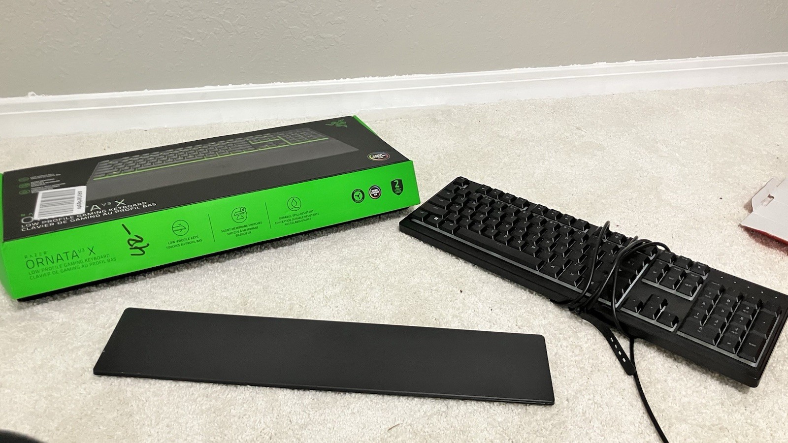 Razer Gaming Keyboard  Low-profile Keys Complete With Box And Armrest