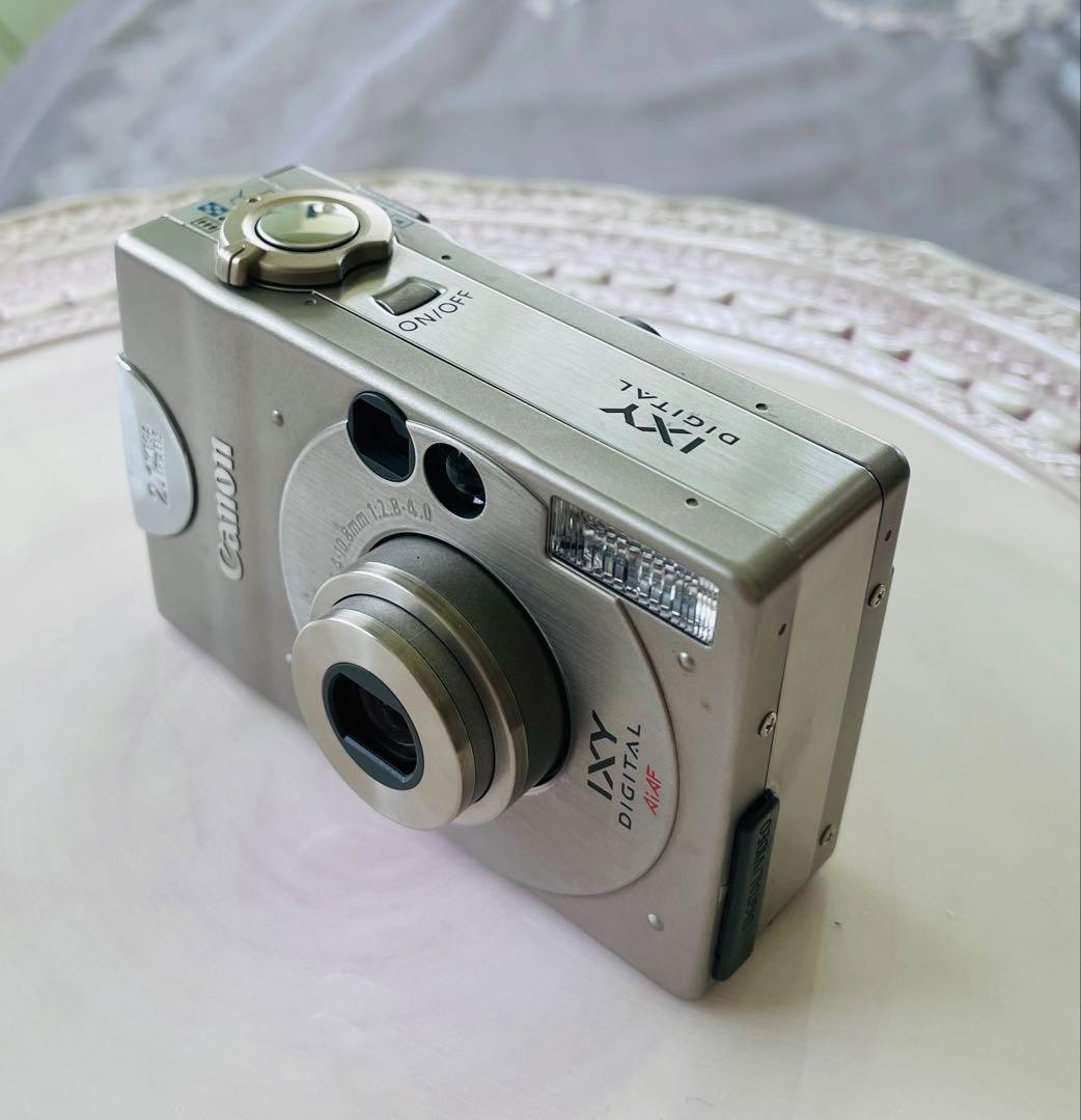 Canon IXY Digital Compact Camera 2.1MP Tested with 2 Batteries and CF Card