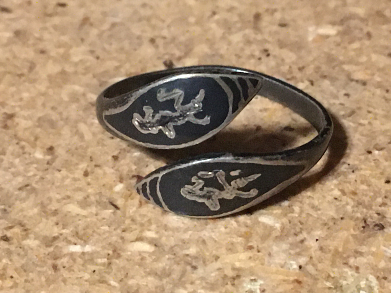 THAILAND STERLING BYPASS RING SIZE 6 ADJUSTABLE TWO DANCERS PEOPLE / WRONGWAY052