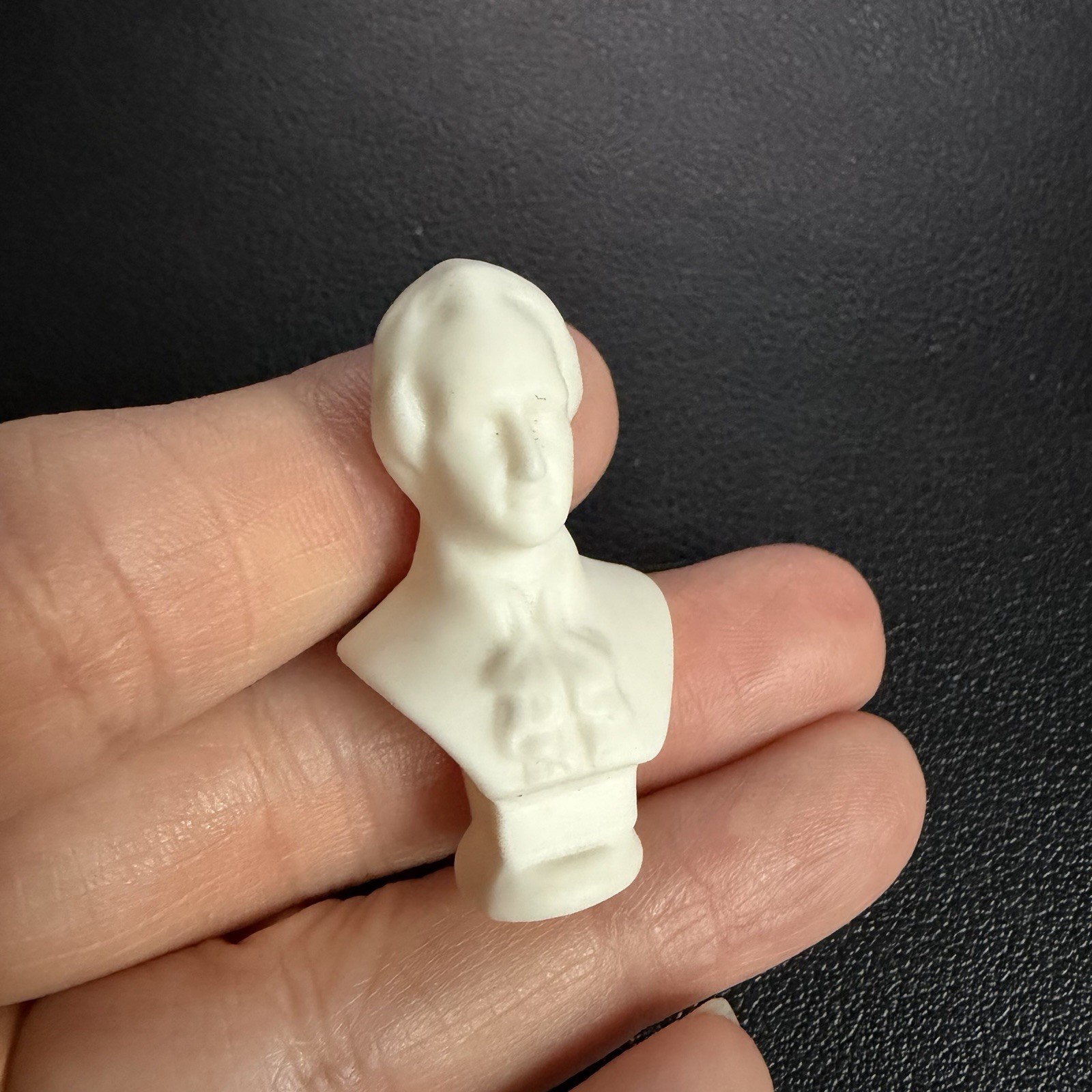 RARE VTG Dollhouse Miniatures 1:12 Marie Friedman  IGMA Porcelain Bust Signed