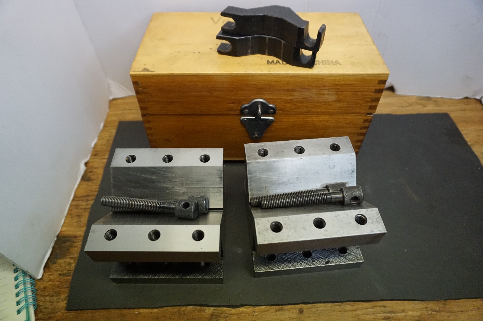 4 1/8X4 1/8X 3" TALL V BLOCKS   WITH WOOD BOX