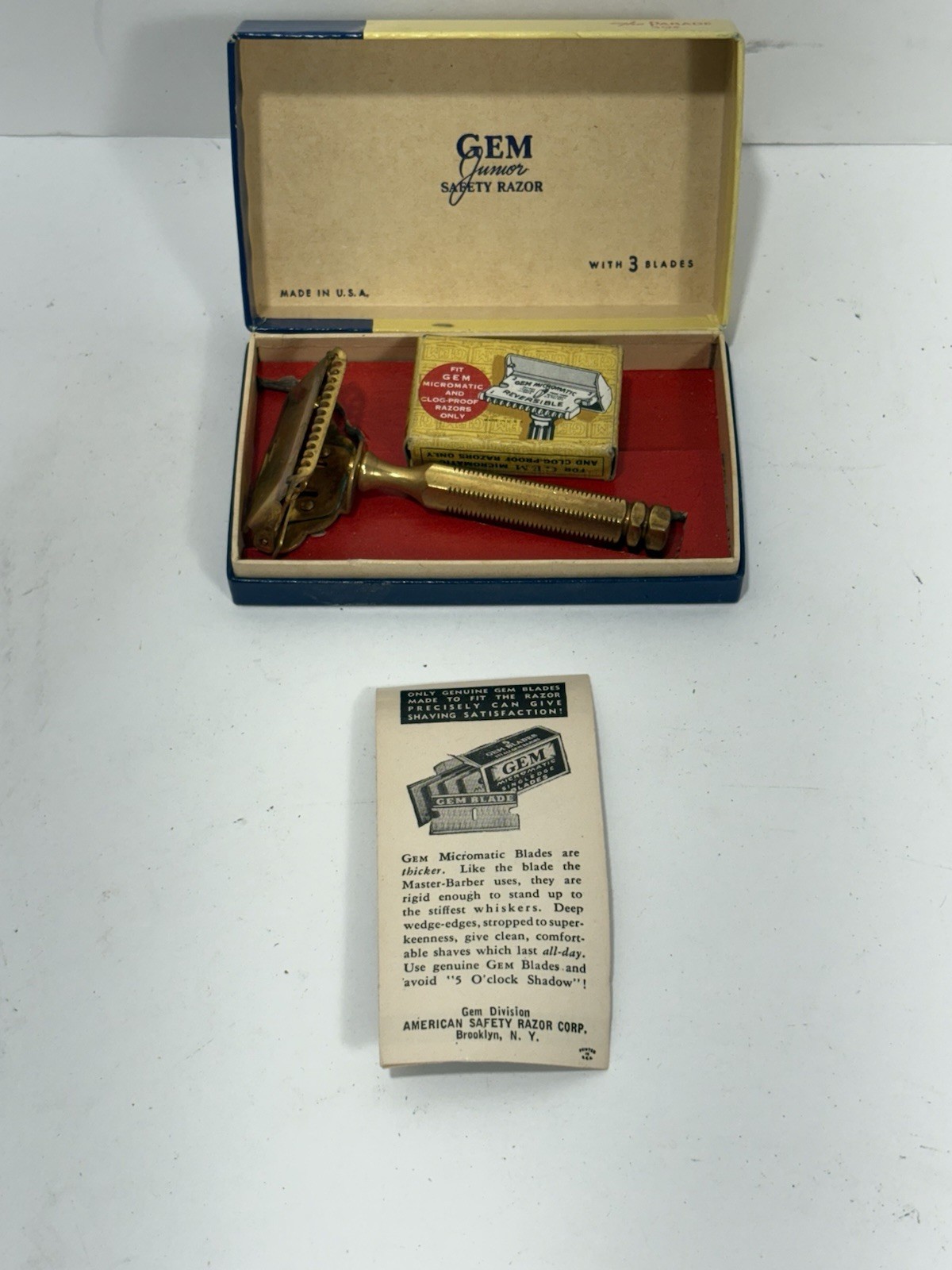 "GEM" Junior Safety Razor Rare Vintage with 1 Box of new blades Color Gold Gem