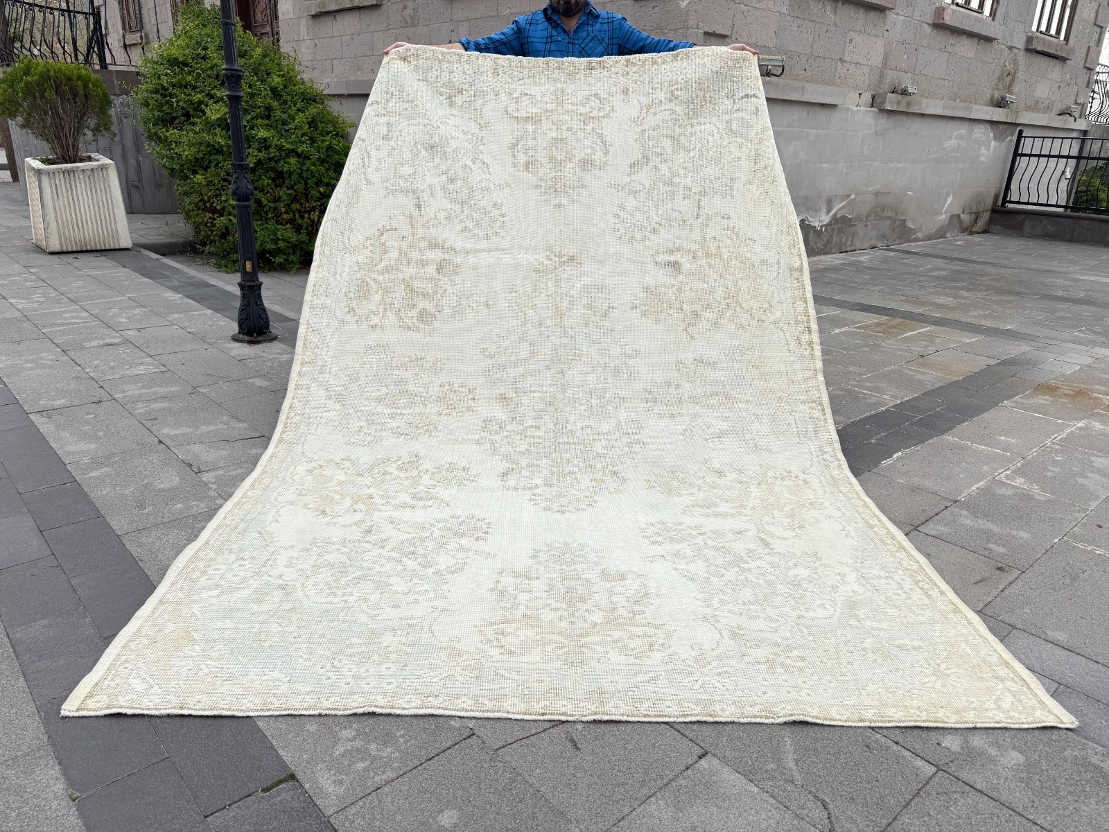 Vintage Oushak Style Rug 6.5x9.7 ft Neutral Beige Cream Distressed Turkish