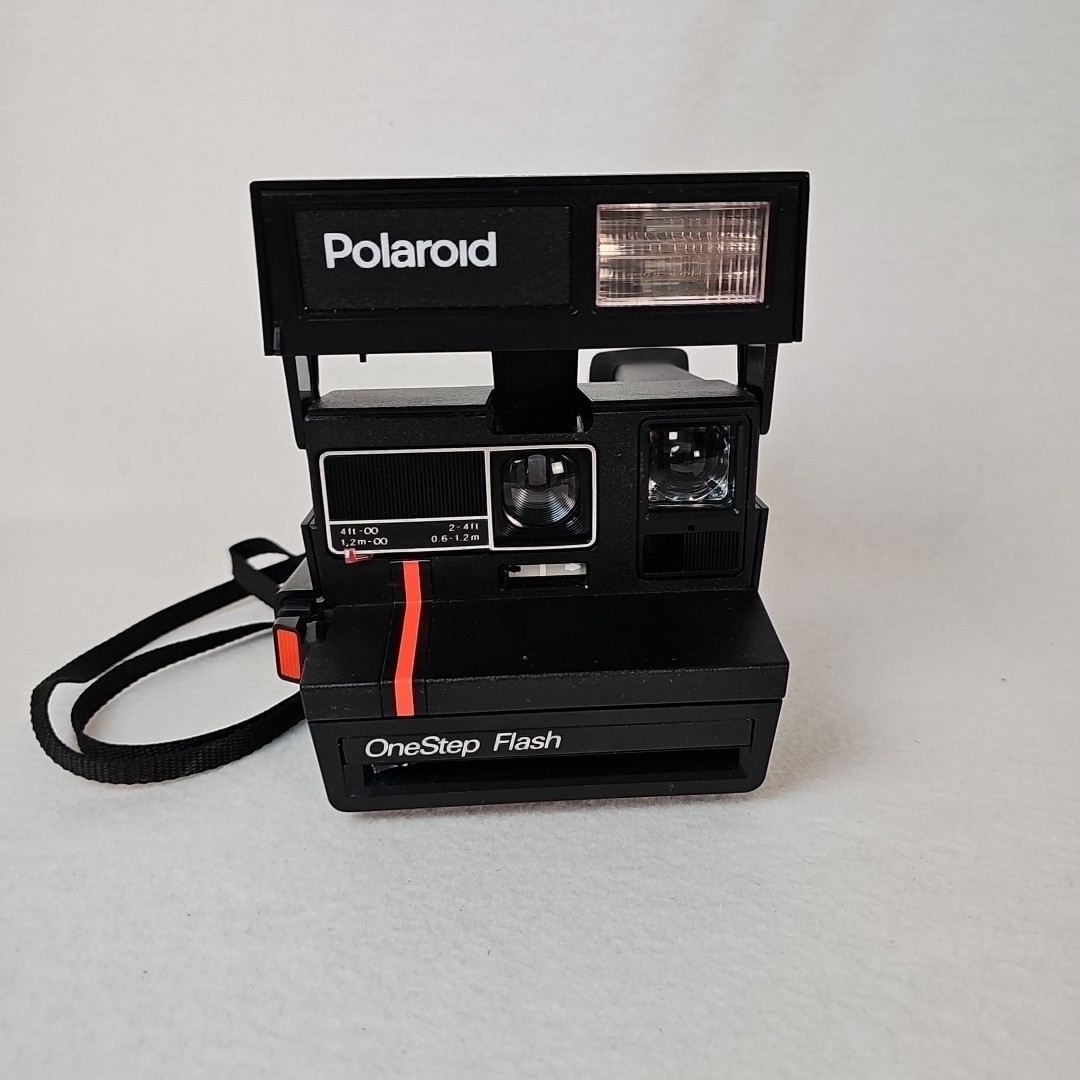 Vintage Polaroid One Step Flash 600 Instant Film Camera w/Strap Untested