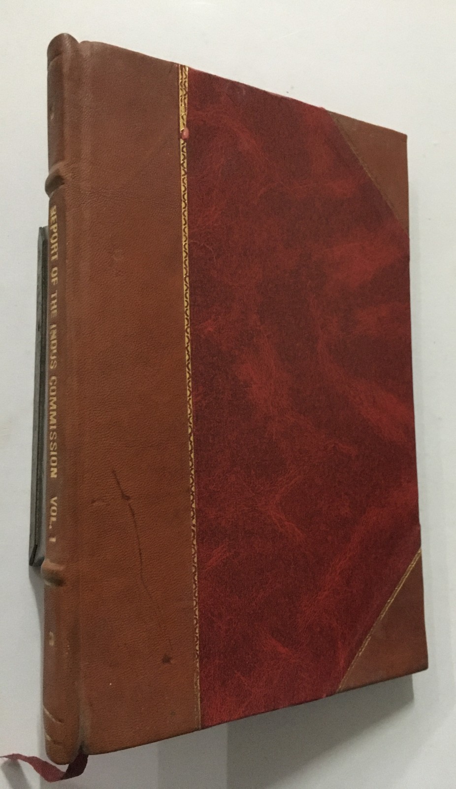 Report Of The Indus Commission. Volume 1.  1942. Simla. 140p