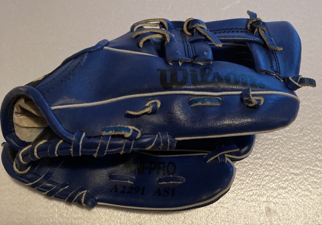 Wilson 9" Mini Pro Right Hand Throw T-ball Baseball Glove A2291 Blue Youth
