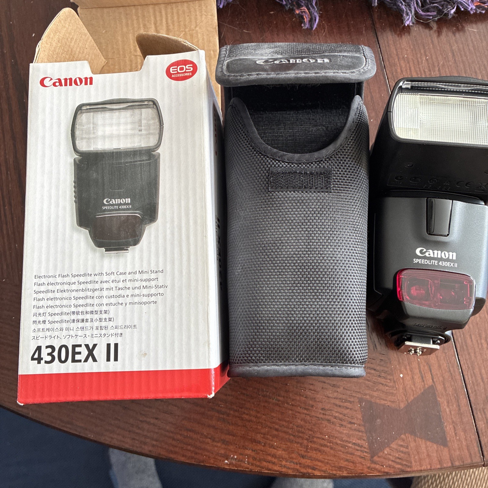 Canon Speedlite 430EX II Flash Hot Shoes Mount with Pouch and Stand