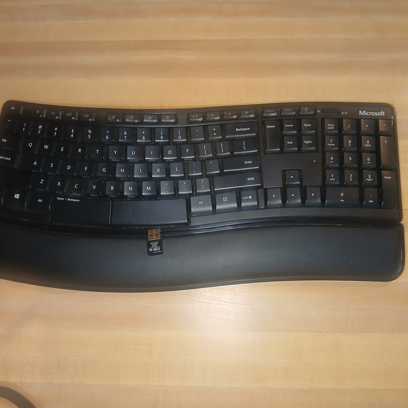 Microsoft "Sculpt" Comfort Keyboard With Dongle No Mouse Works Fine