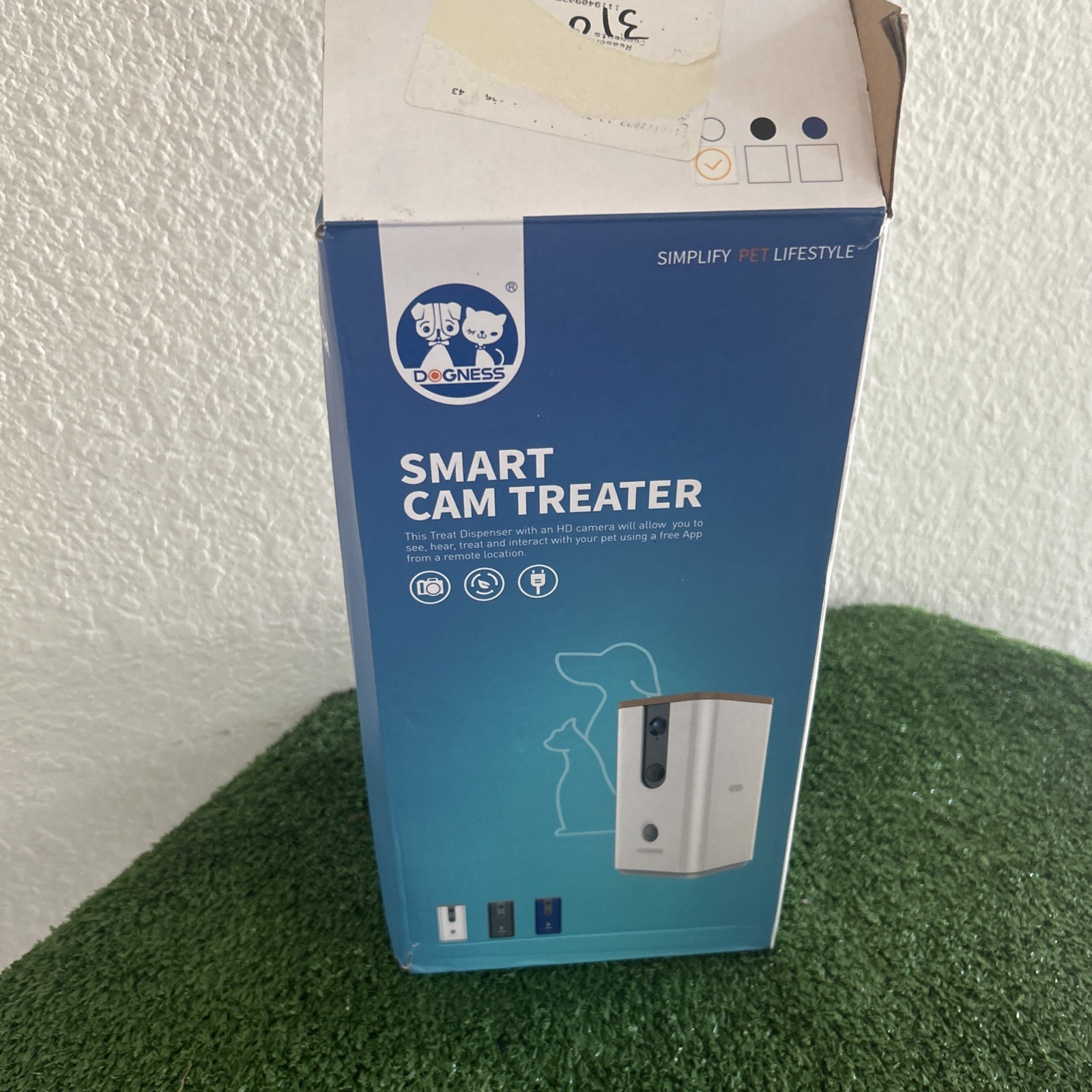 DOGNESS Wi-Fi Pet Camera with Treat Dispenser for Dogs and Cats - White/Preowned