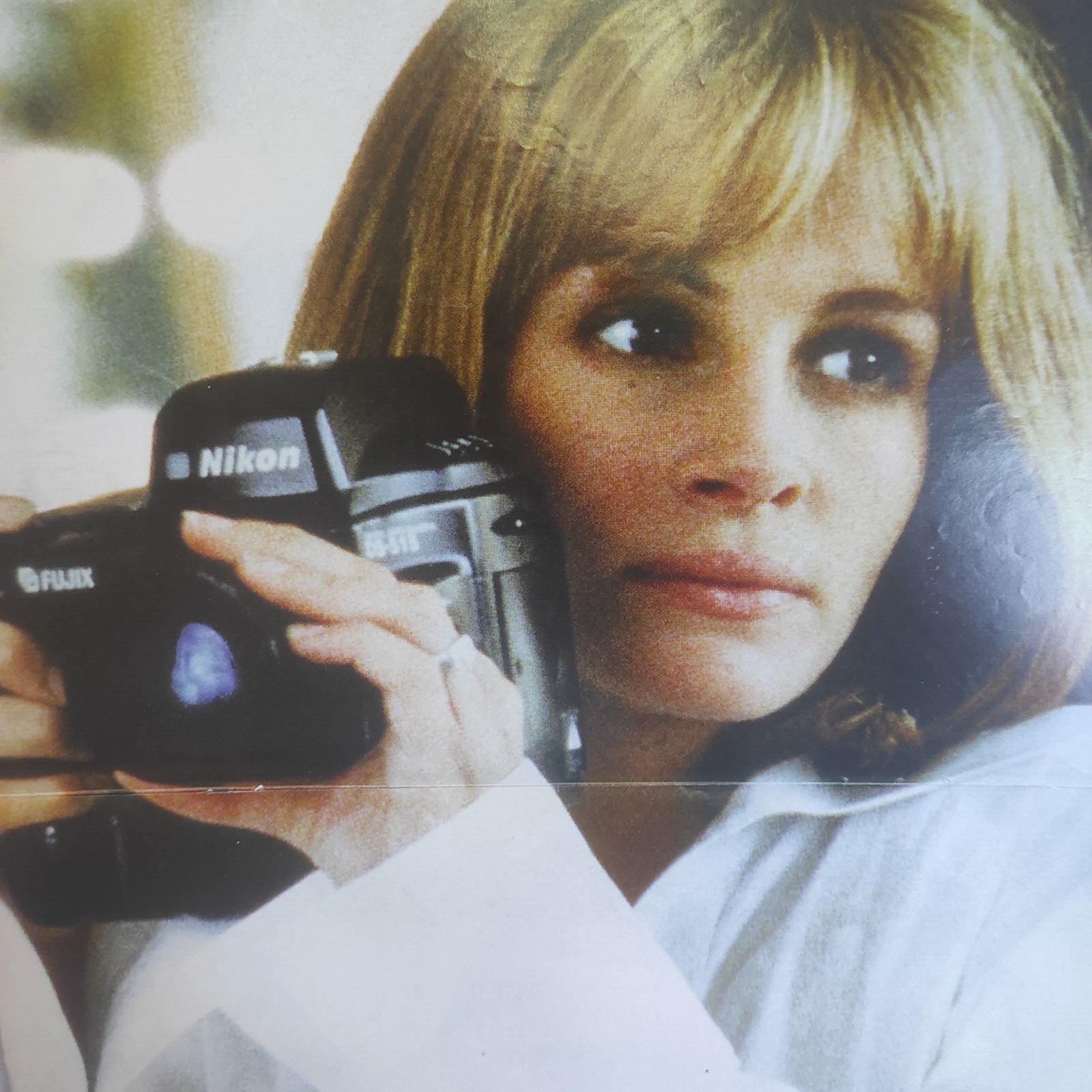 Centerfold Poster Magazine Julia Roberts Hold camera Double-Sided Sheet 15 x 11