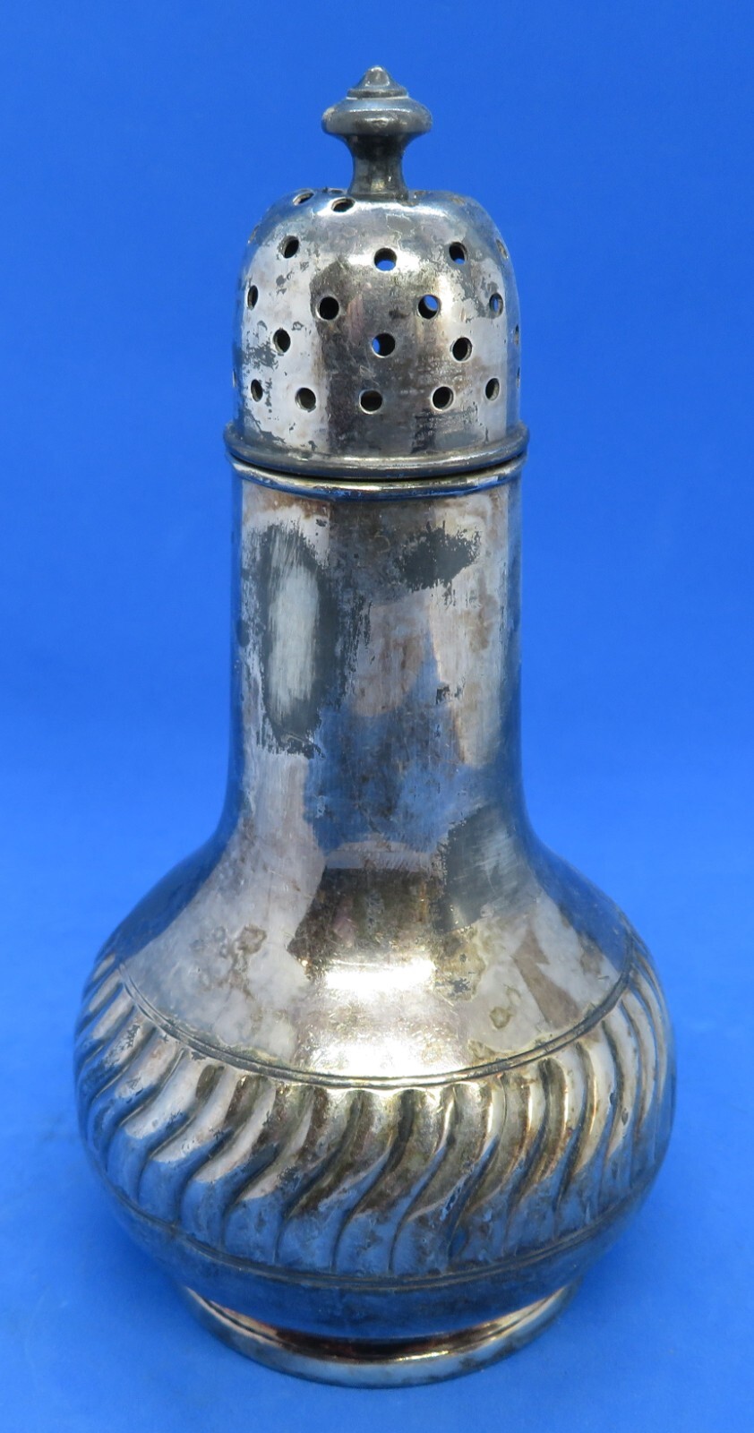 Silver plate electroplate vintage Victorian antique sugar shaker sifter