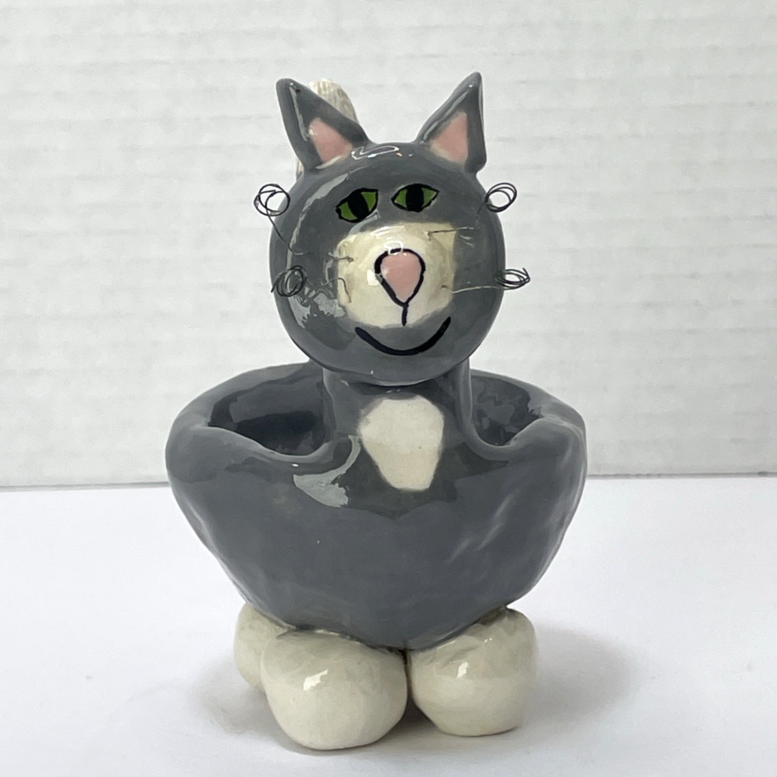 Studio Art Pottery Cat Trinket Dish Ring Holder Gray White Wire Whiskers Marked