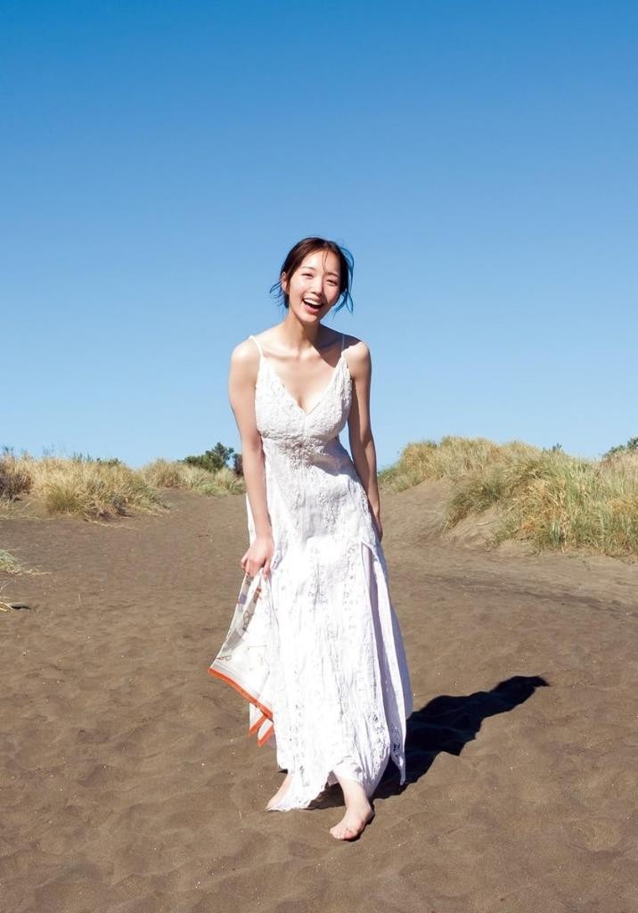 Kurumi Karikawa 1st Photo Book "Hoshi no Nai Sora" Released 2026/3/4 *